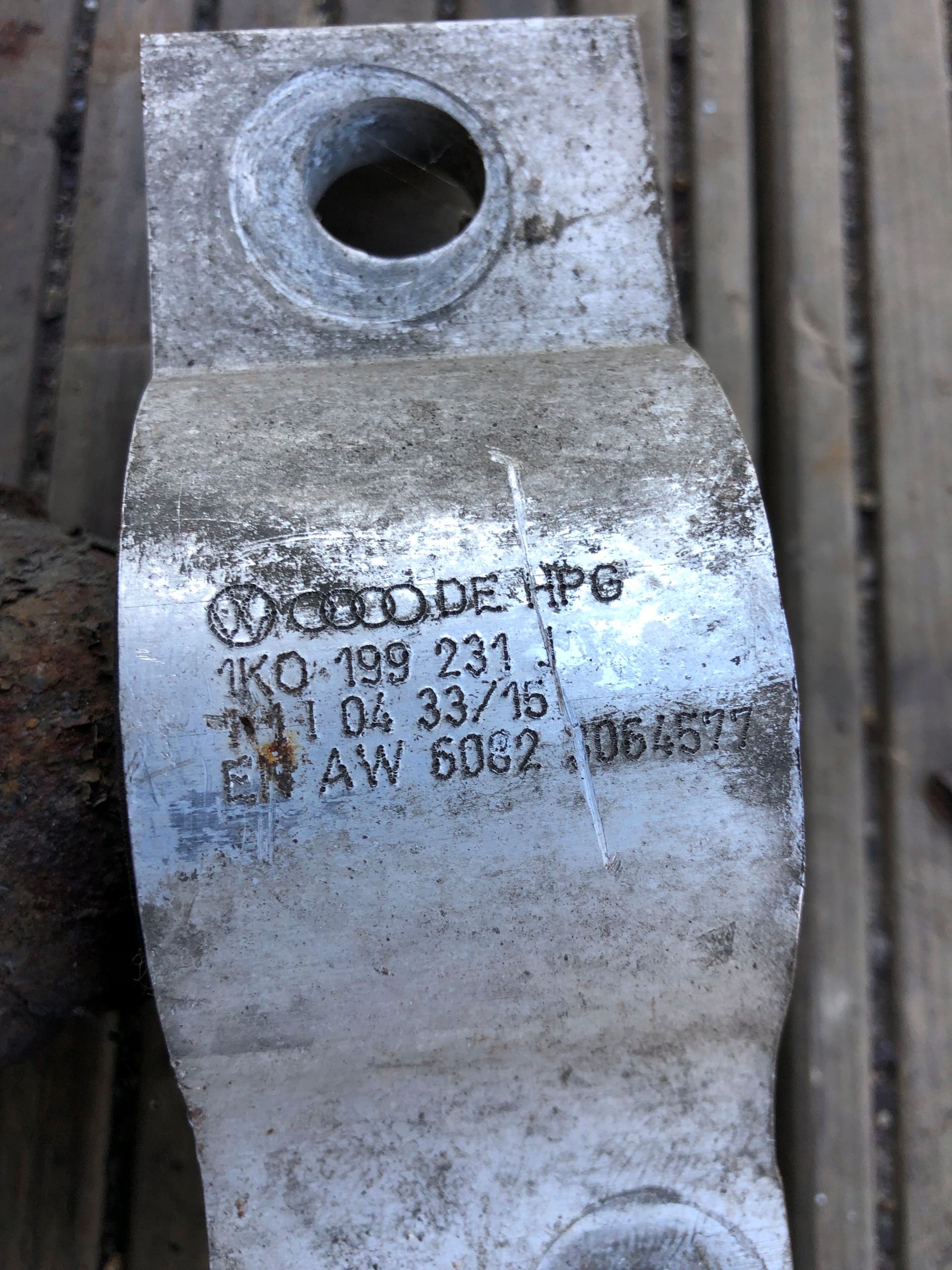 VW GOLF V SKODA AUDI arm left front 1K0407189E