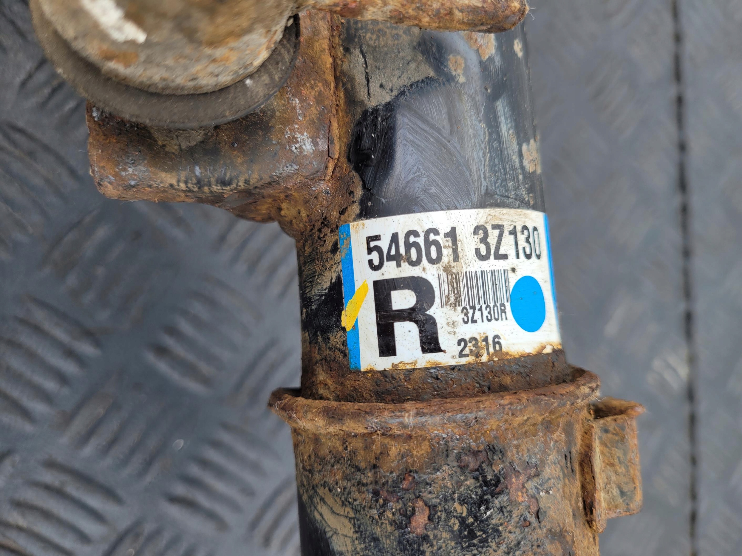 shock absorber front left right front HYUNDAI I40 1.7 CRDI