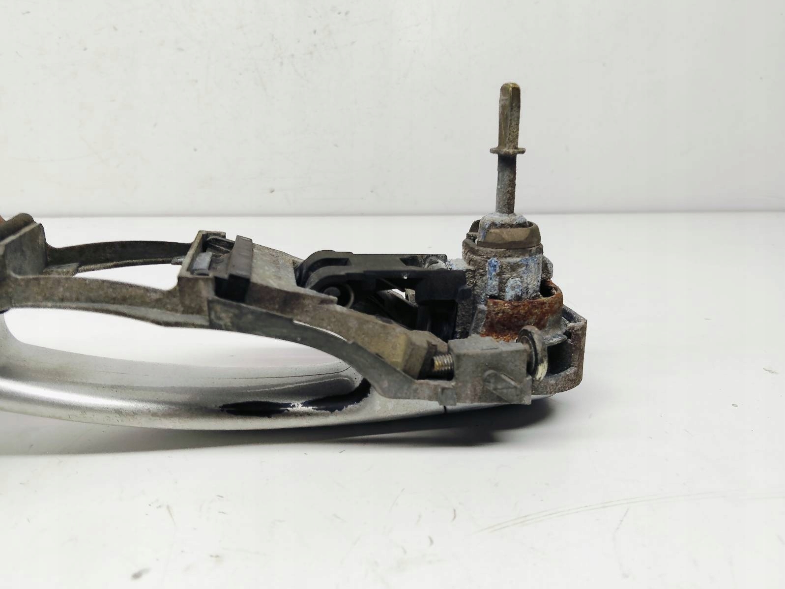 handle door left front VW Polo 9N 1.4 TDI 3B0837885F Lak LA7W