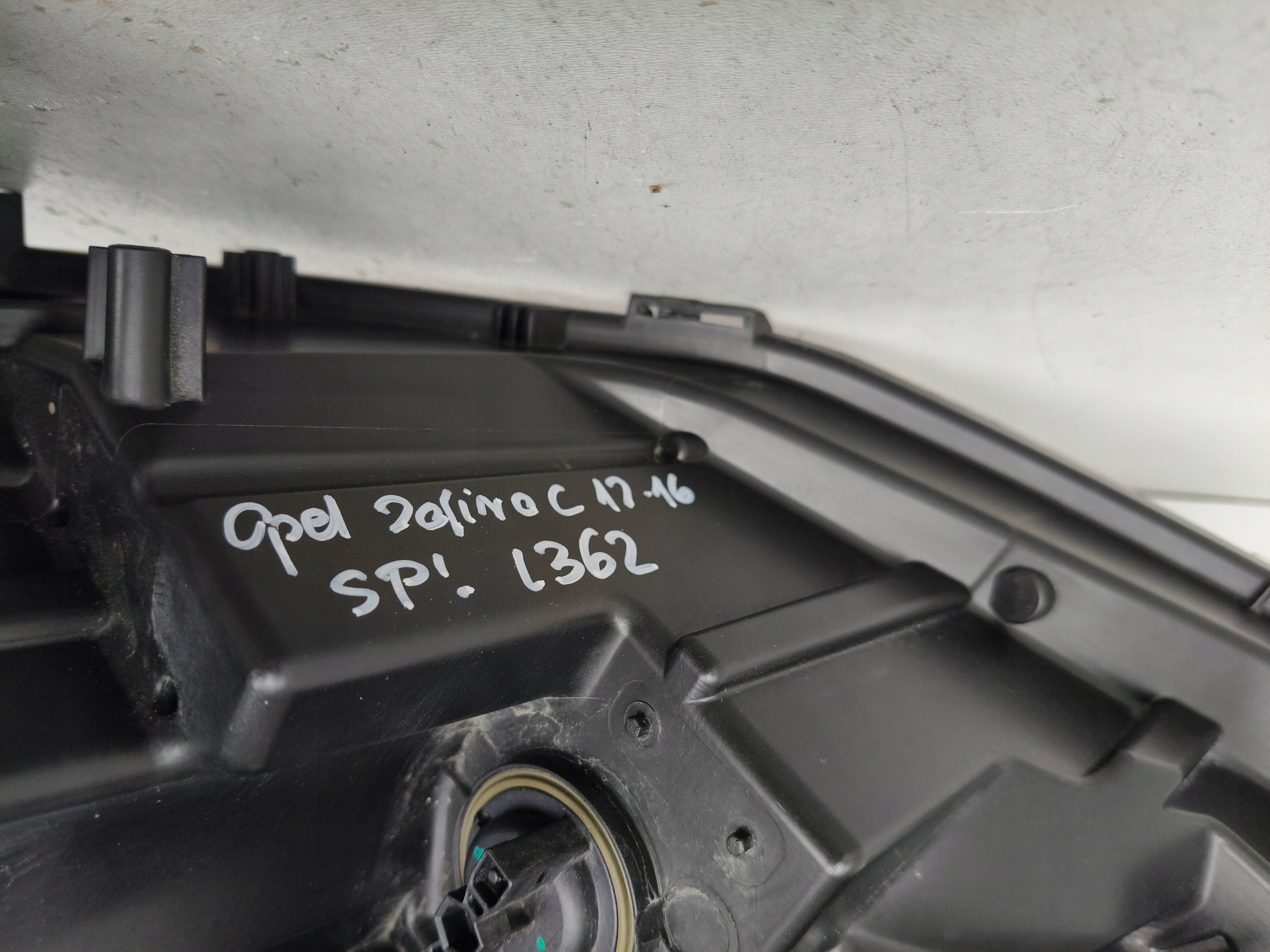 light right REFLEKTOR OPEL ZAFIRA C 12-16