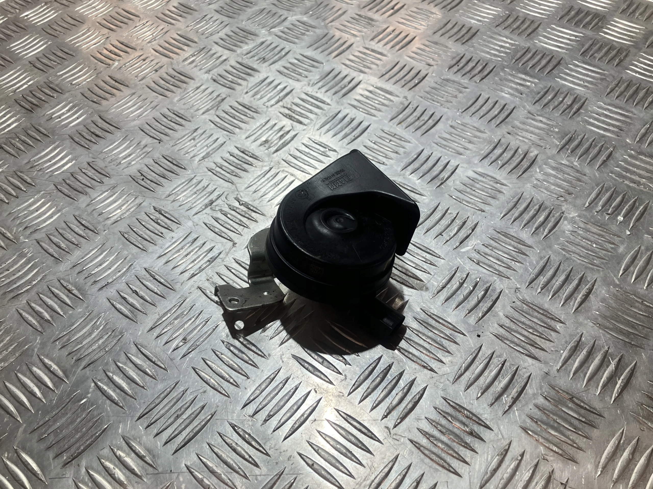 KLASKON SYGNAŁ DŹWIĘKOWY MERCEDES CLA W118 250e