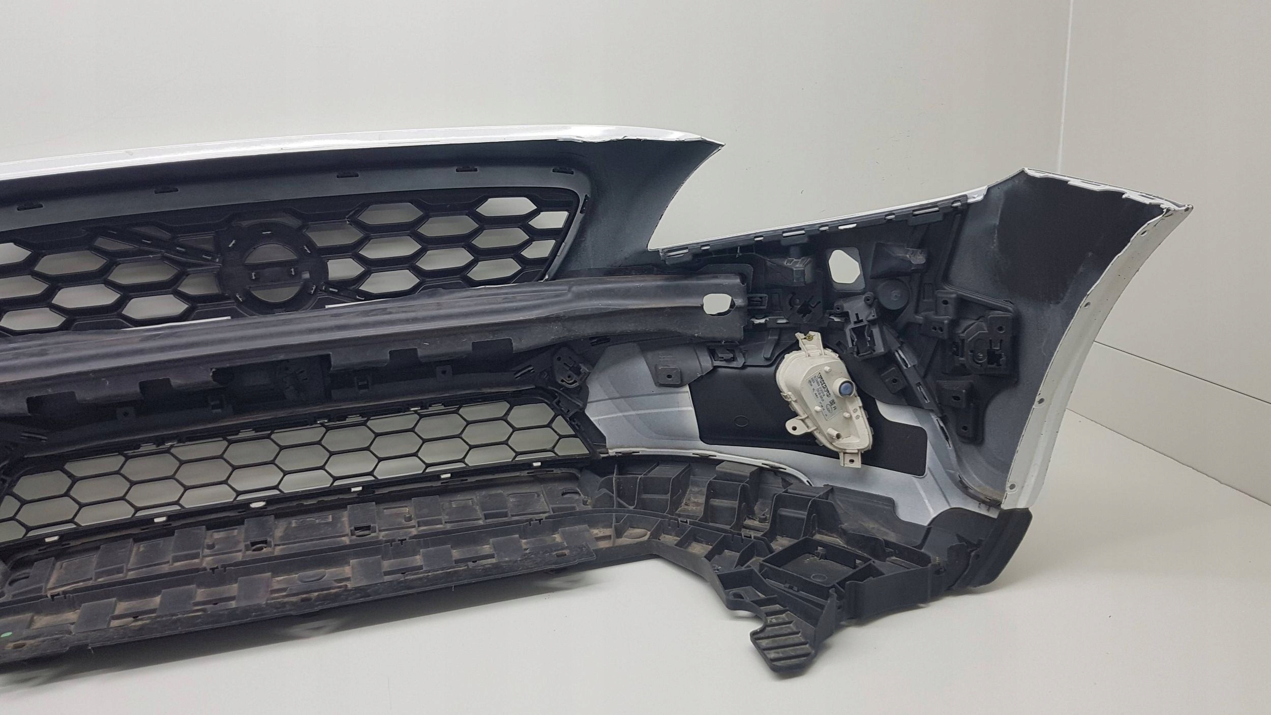 VOLVO V40 XC40 CROSSCOUNTRY 2012 bumper front 31353310