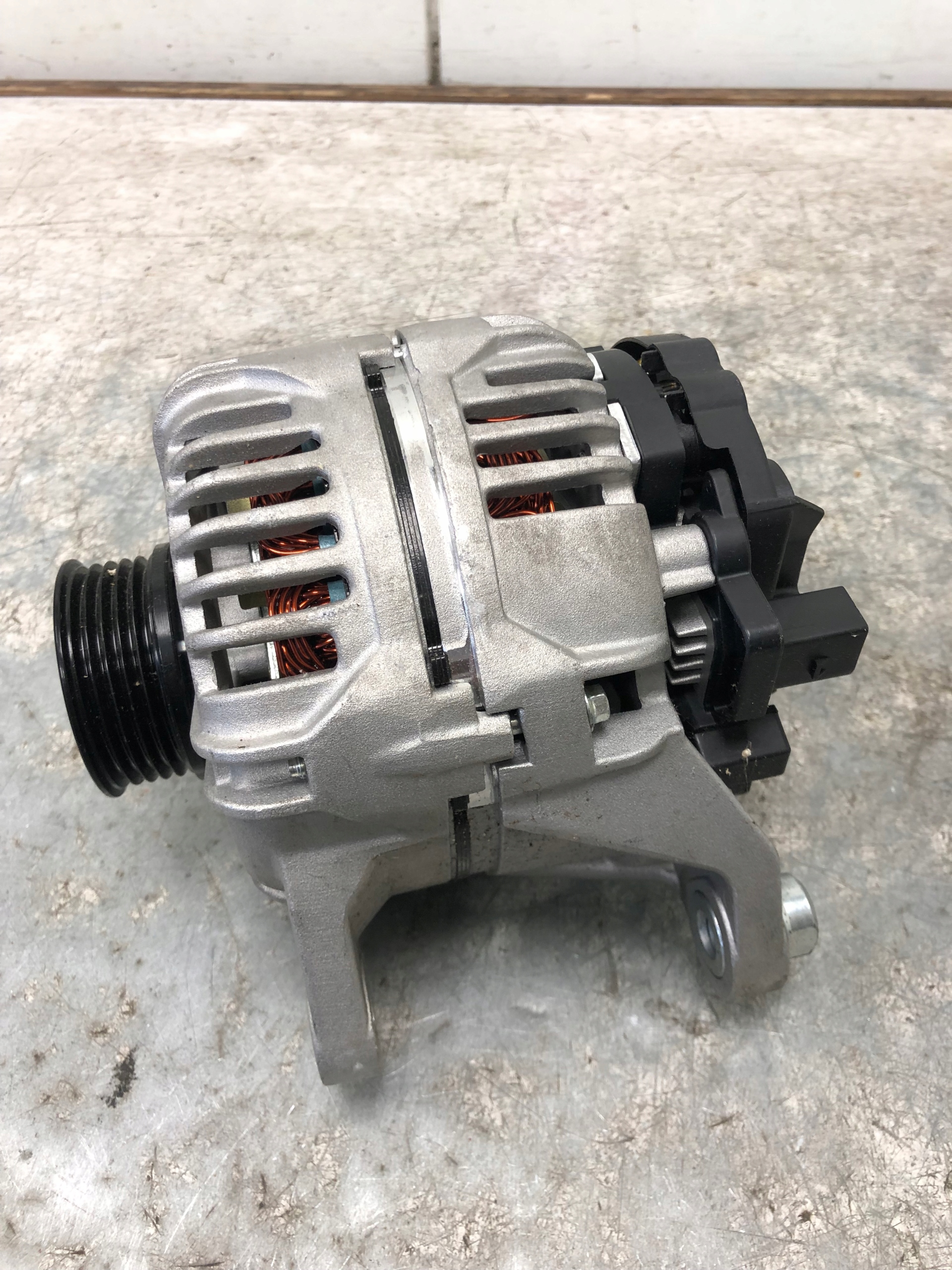 alternator VW SKODA AUDI 8EL012428