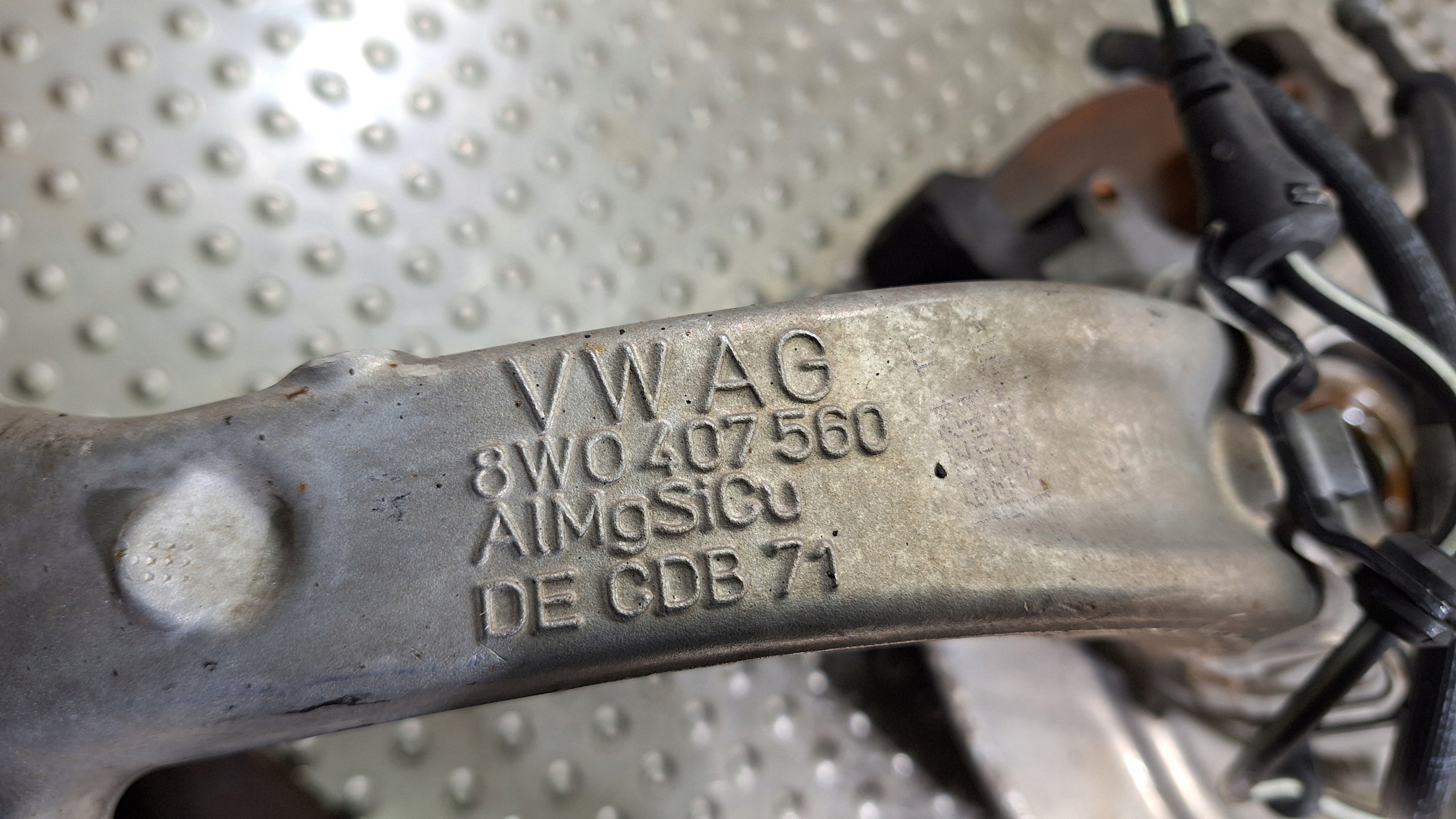 swing right front 8W0407242F AUDI A4 B9 A5 8W
