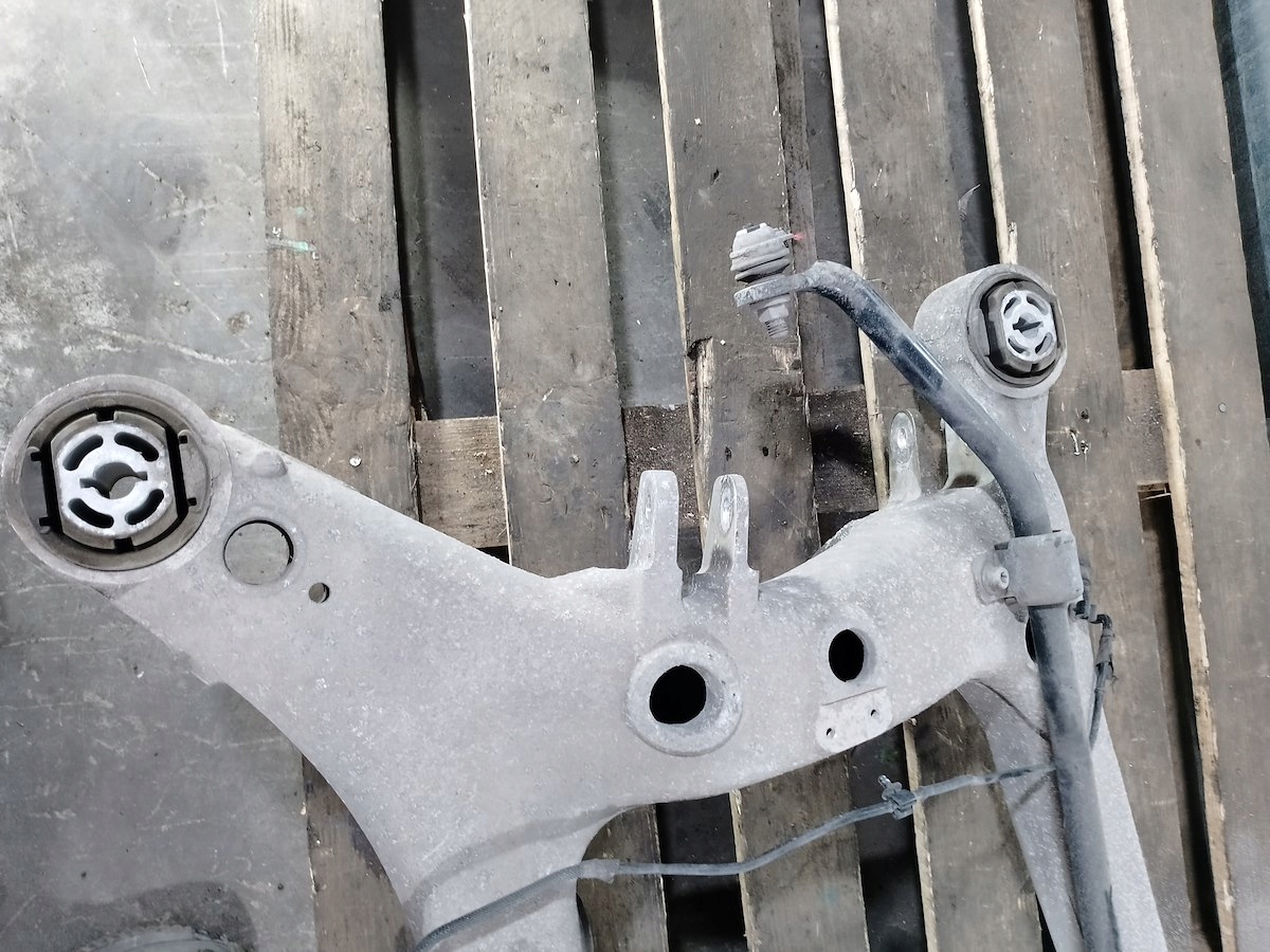 WÓZEK, TRAWERS TYŁ ALFA ROMEO STELVIO Producent części Inny