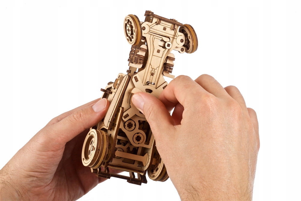 Hot Rod Furious Mouse samochód Ugears model 3D Wiek dziecka 14 lat +