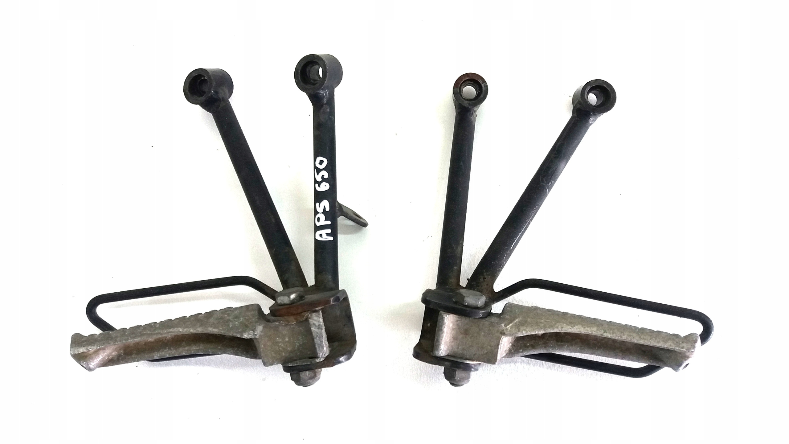 123410007 - APRILIA PEGASO 650 STRADA set подставка для ног