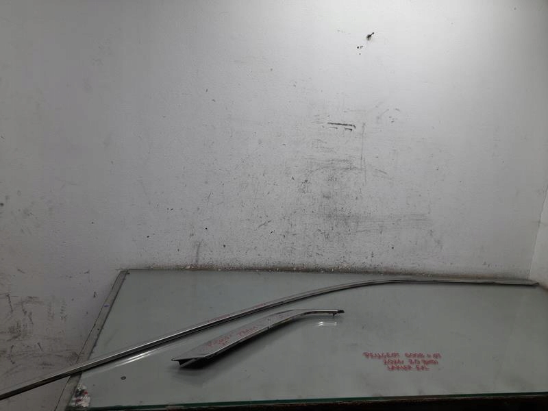 LISTWA KAROSERYJNA PRAWA PEUGEOT 5008 II GT LIFT 9827008877