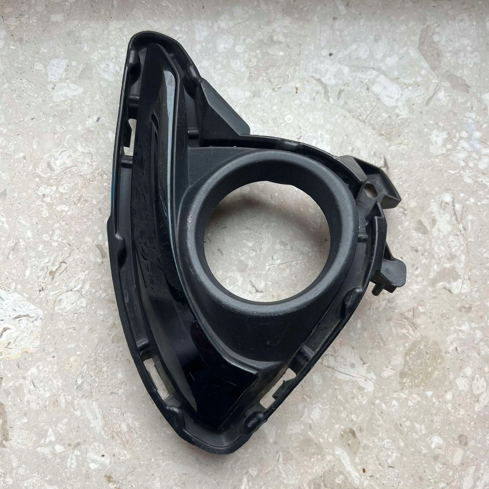 MAZDA 2 DJ 2014-2019 grid of a bumper right front DC3D-50C11