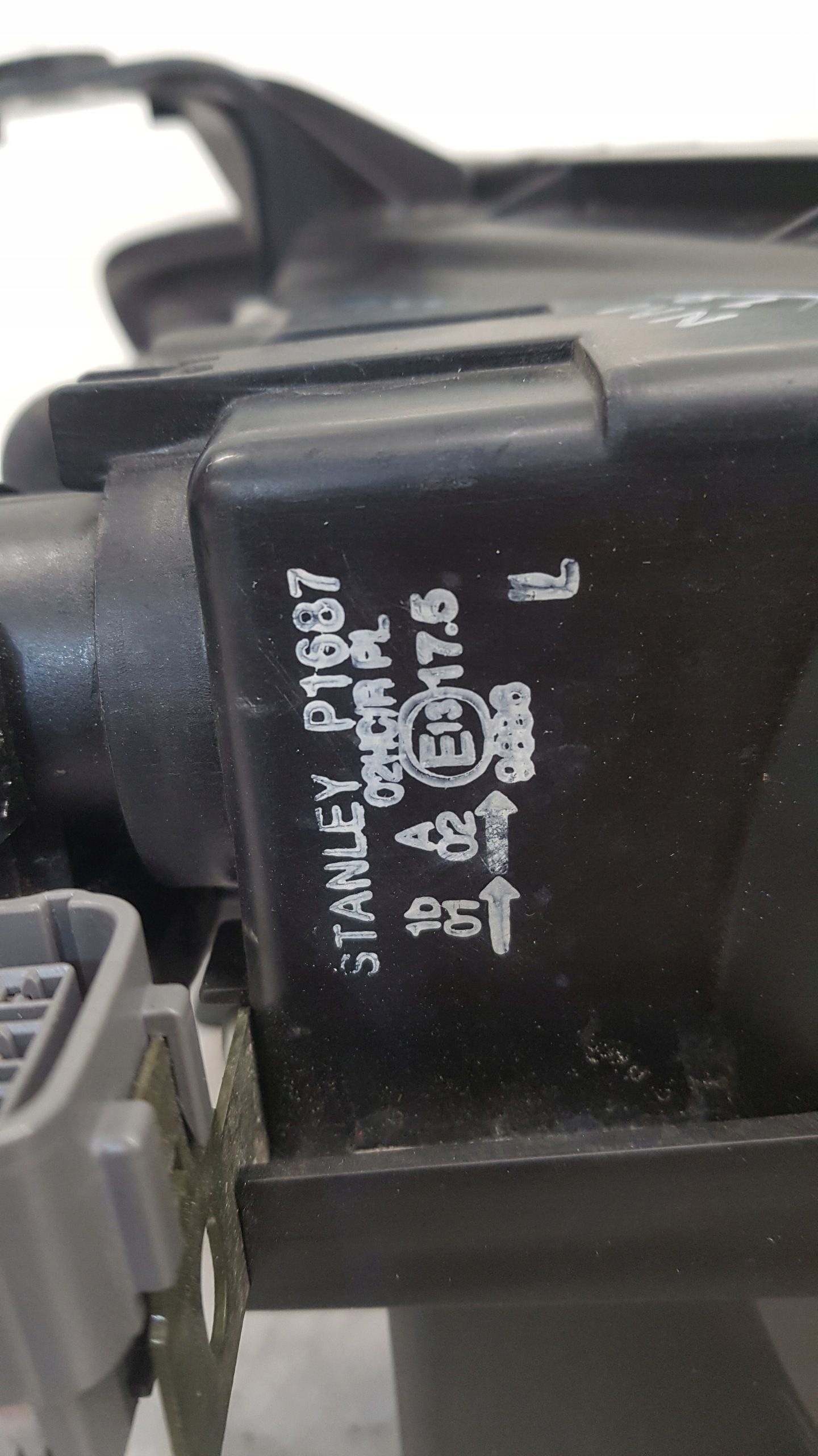 light left front MAZDA 323 F