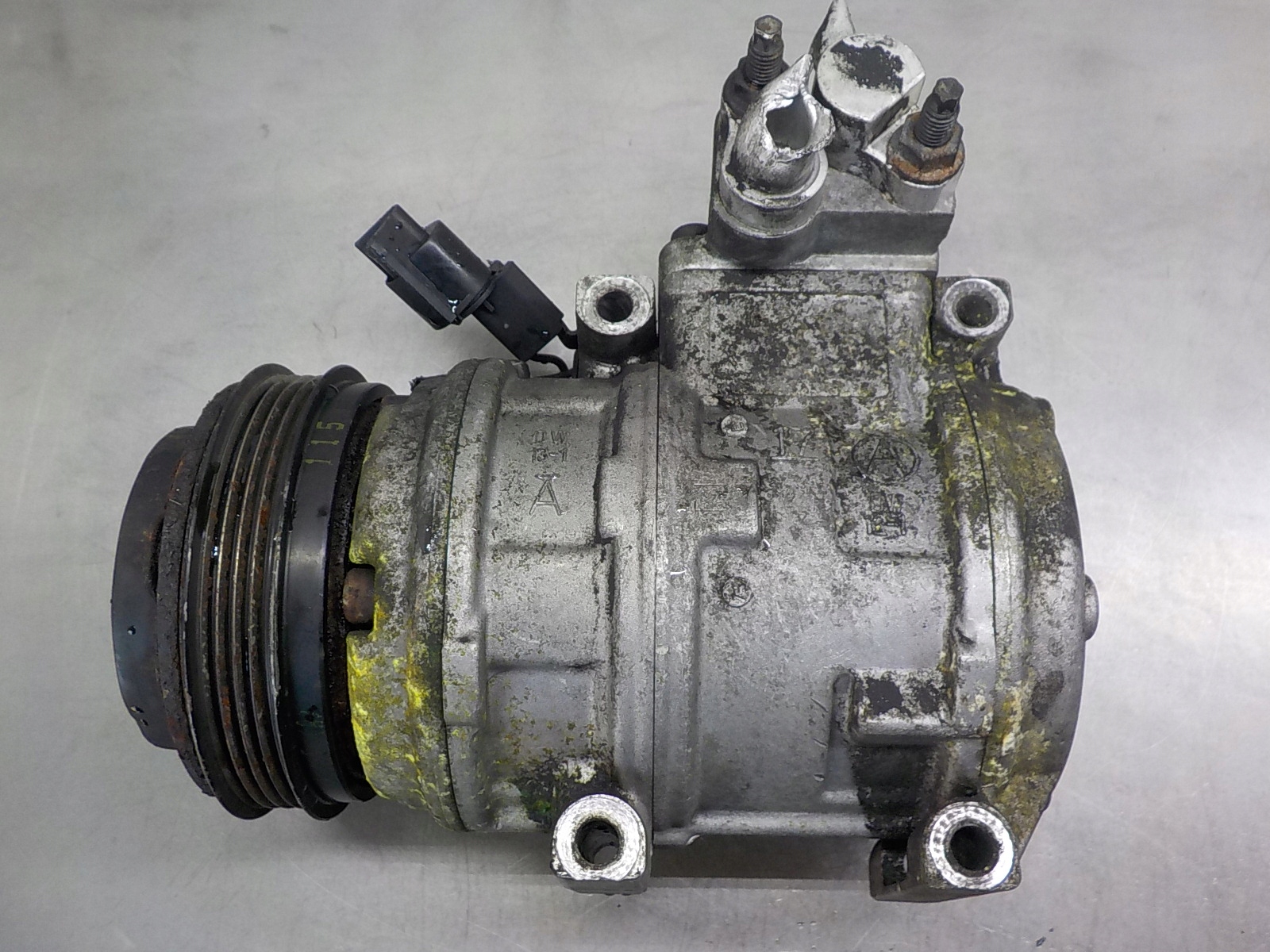 KIA CARNIVAL klimakompressor 13250-33200