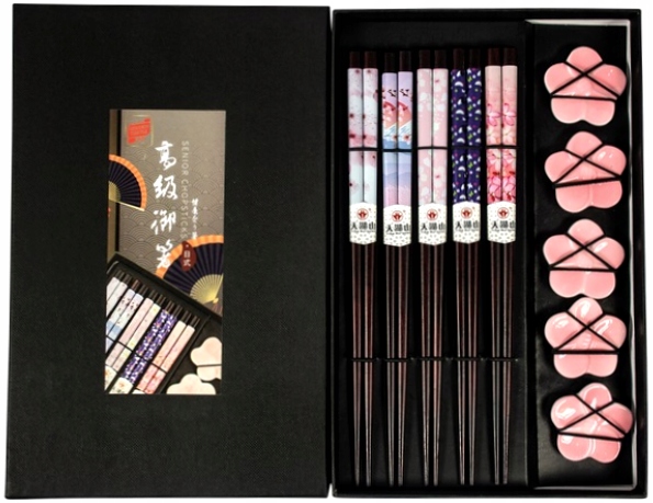 

Zestaw pałeczek z podstawkami Gift Box Sakura 5par