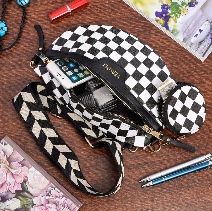 TOREBKA TORBA ELEGANCKA MAŁA WYGODNA DAMSKA SASZETKA NERKA LISTONOSZKA KOLO Wielkość brak informacji