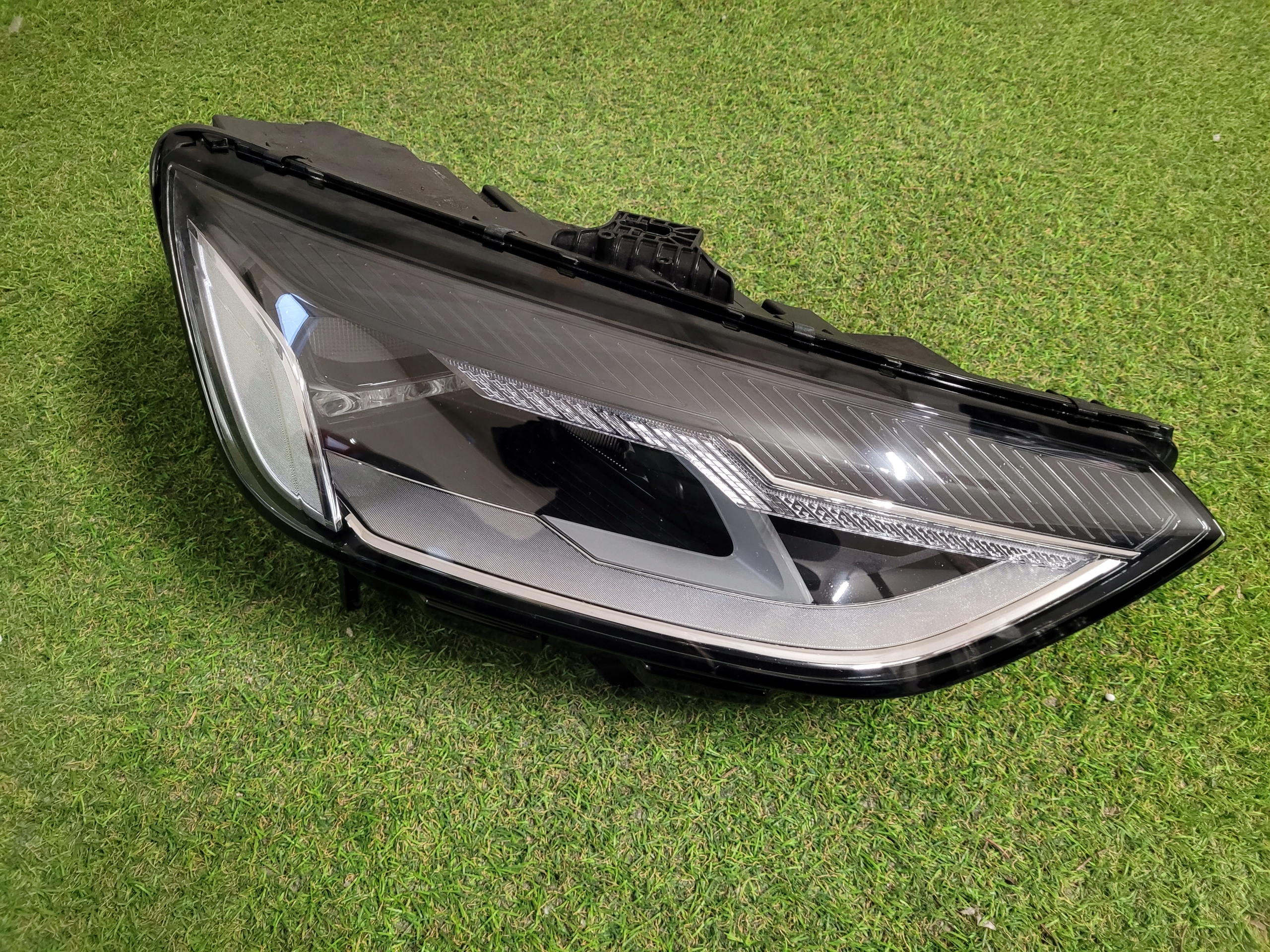 Frontscheinwerfer Audi A4 B9 8W0941012 LED Rechts Scheinwerfer Headlight - Thumbnail 1
