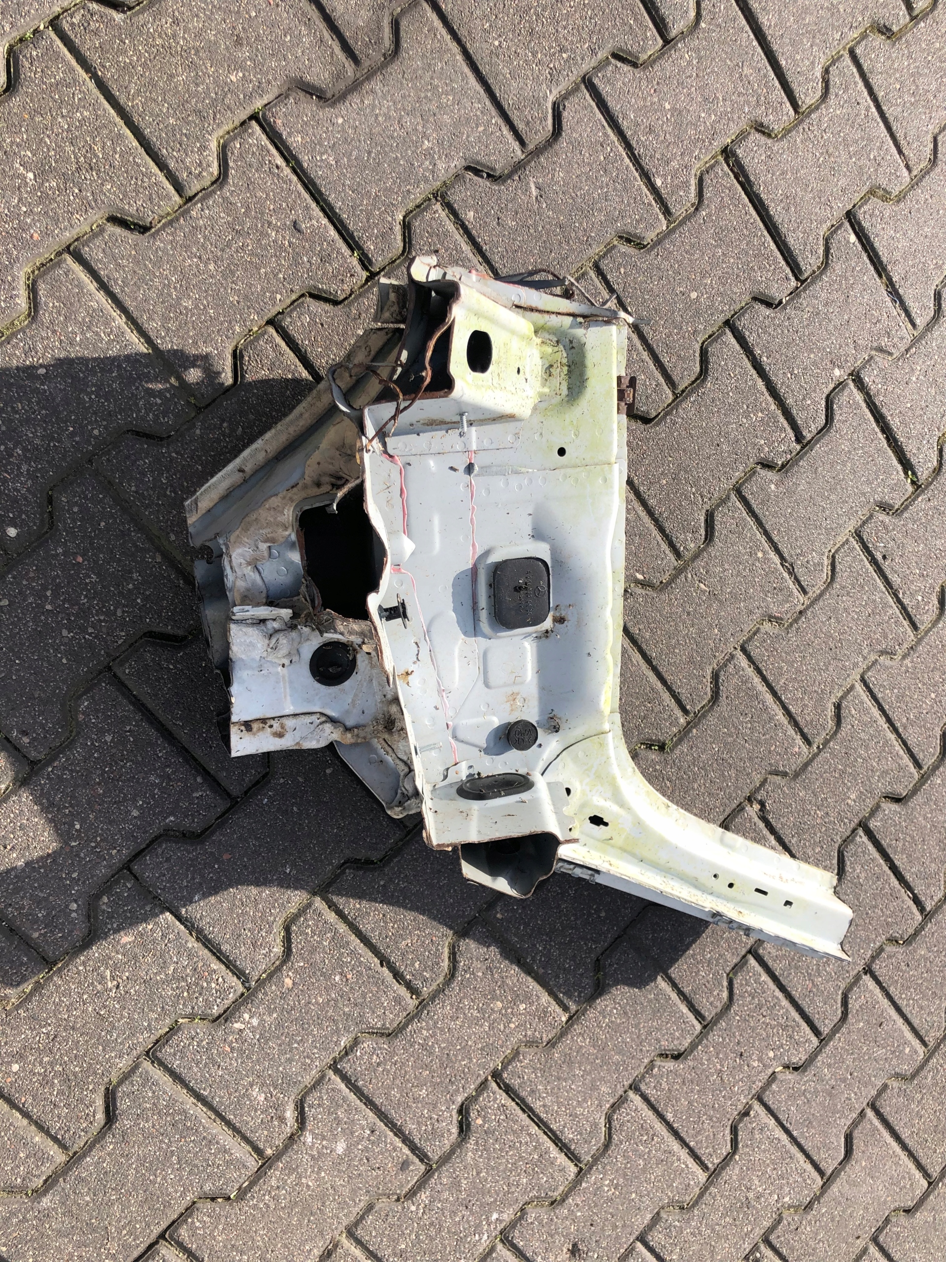 MERCEDES CLA 117 12-19 SŁUPEK ĆWIARTKA LEWA PRZÓD