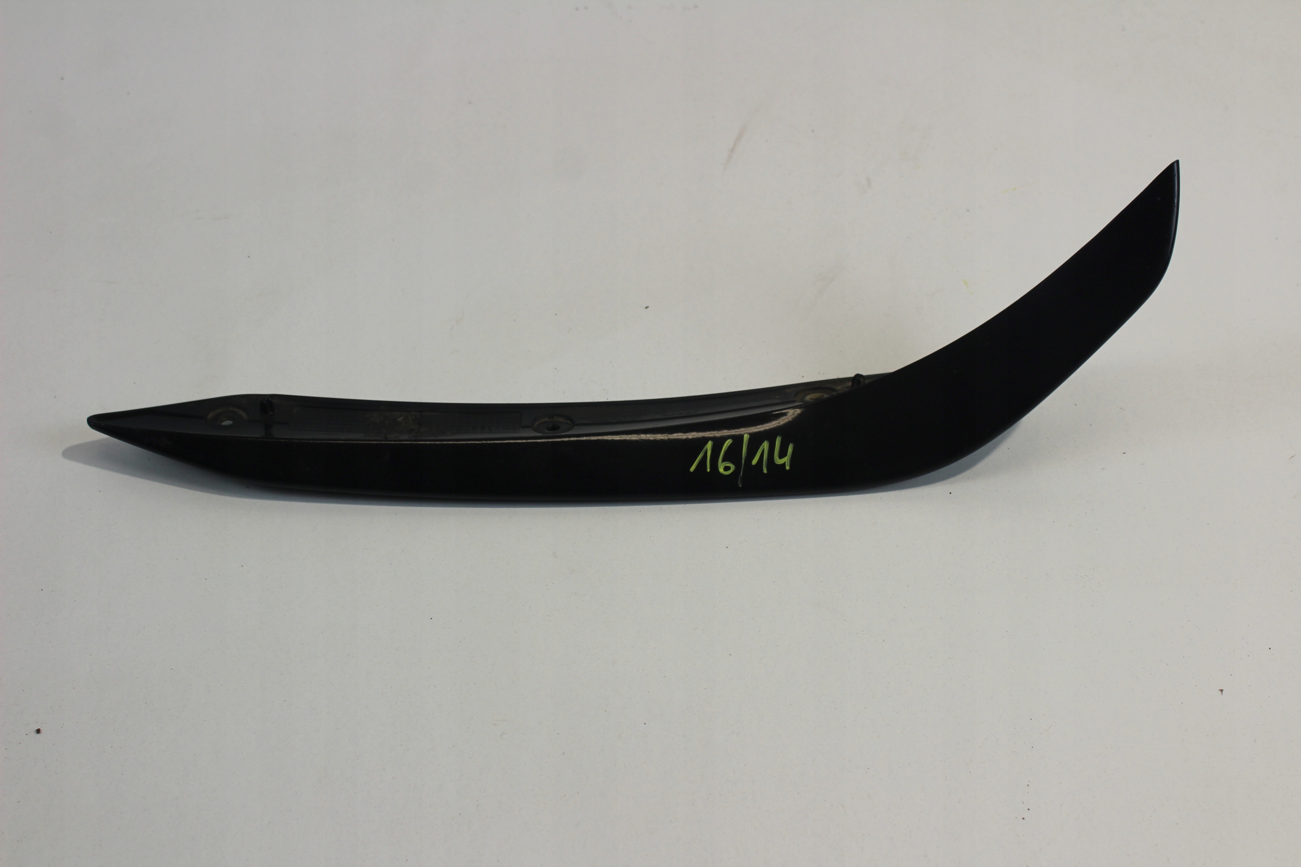 A1188858901 W118 - СПОЙЛЕР ПЕРЕДНИЙ БАМПЕР MERCEDES CLA 118 4.5 ЛЕВЫЙ