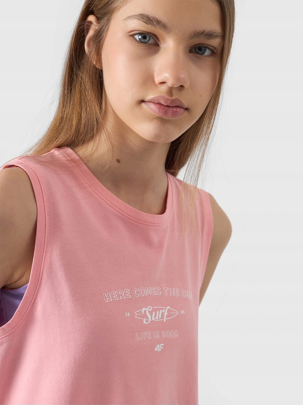 T-SHIRT DZIEWCZĘCY 4F TOP KOSZULKA DZIECIĘCA Z NADRUKIEM SS24 Kod producenta 4FJWSS24TTSHF1145-64N-146