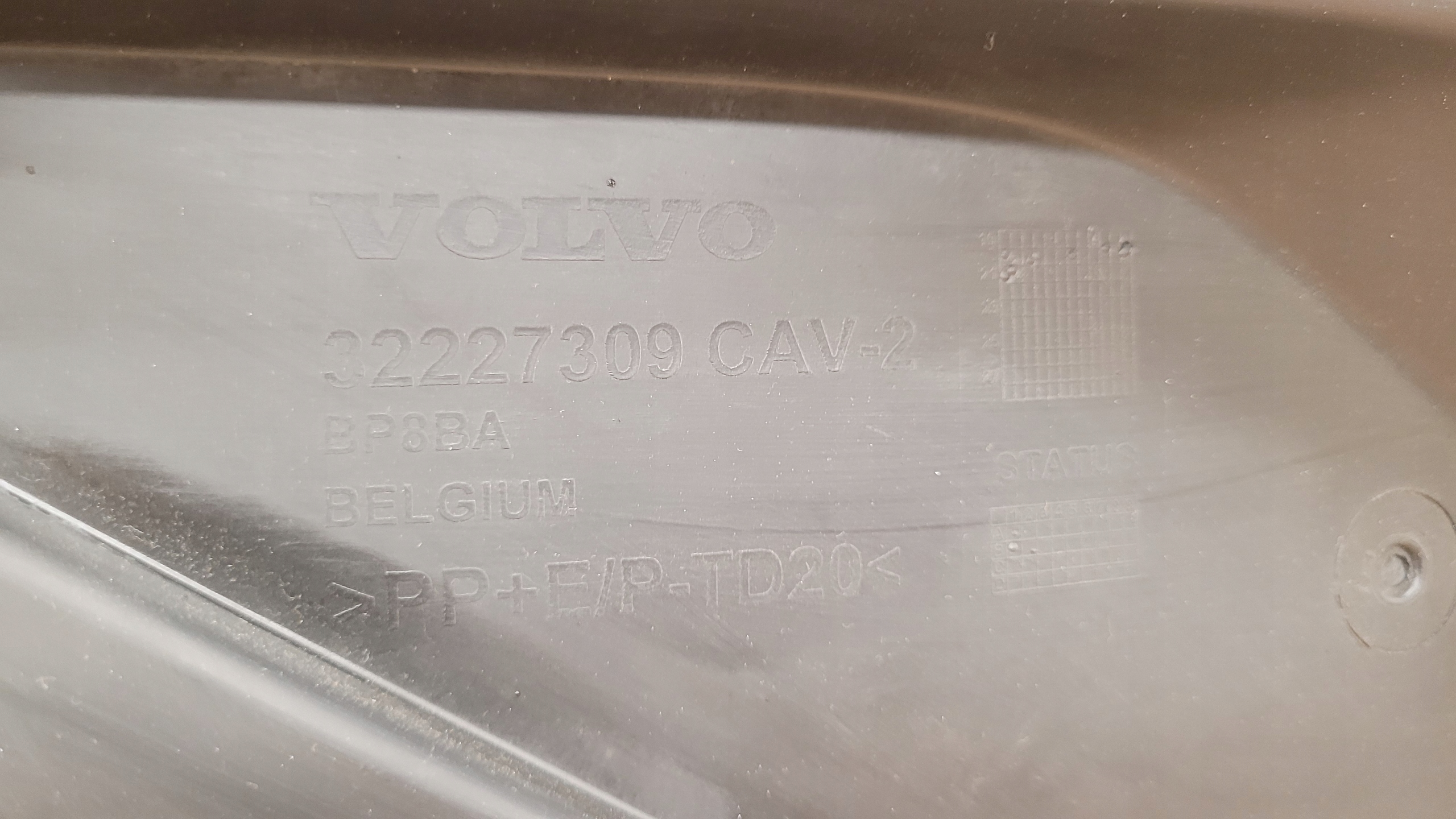 Blende Abdeckung abdeckung unter Stoßstange VOLVO C40
