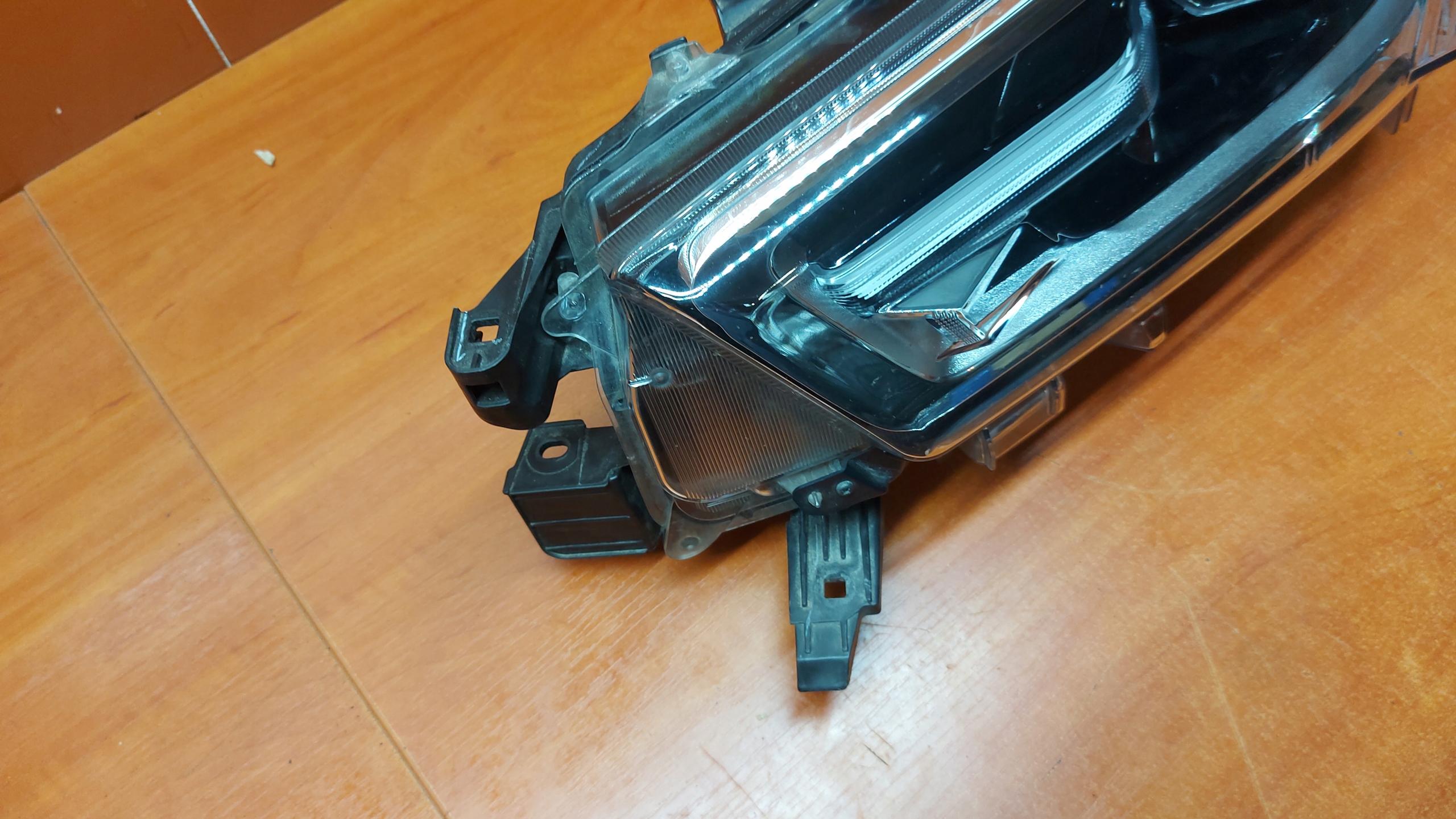 REFLEKTOR light left left front TOYOTA HILUX VIII 20