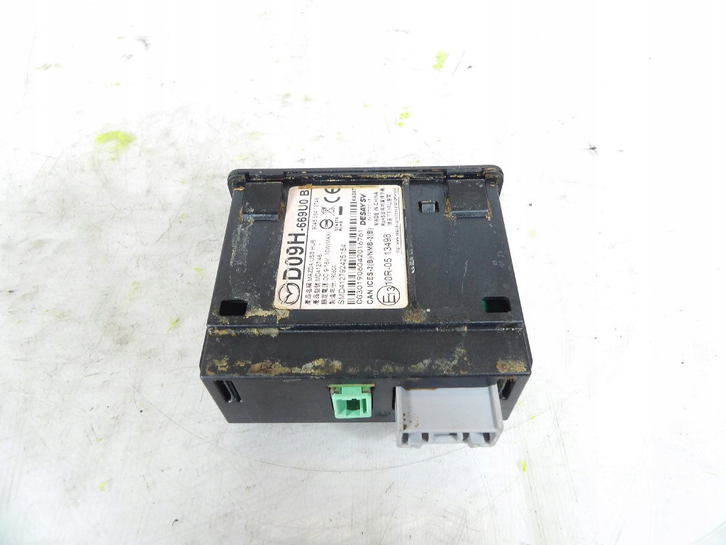 MAZDA CX-3 Adapter, Stecker USB AUX D09H-669U0 B