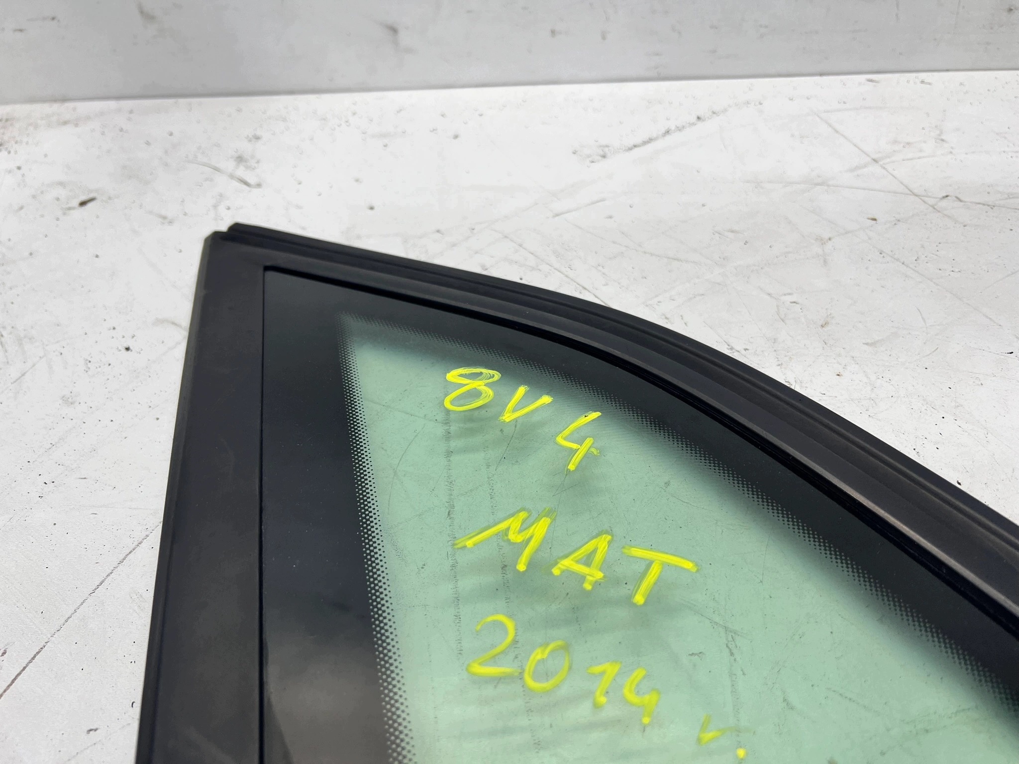 window bodywork left rear part AUDI A3 8V4 2014 ROK below LISTWE MAT