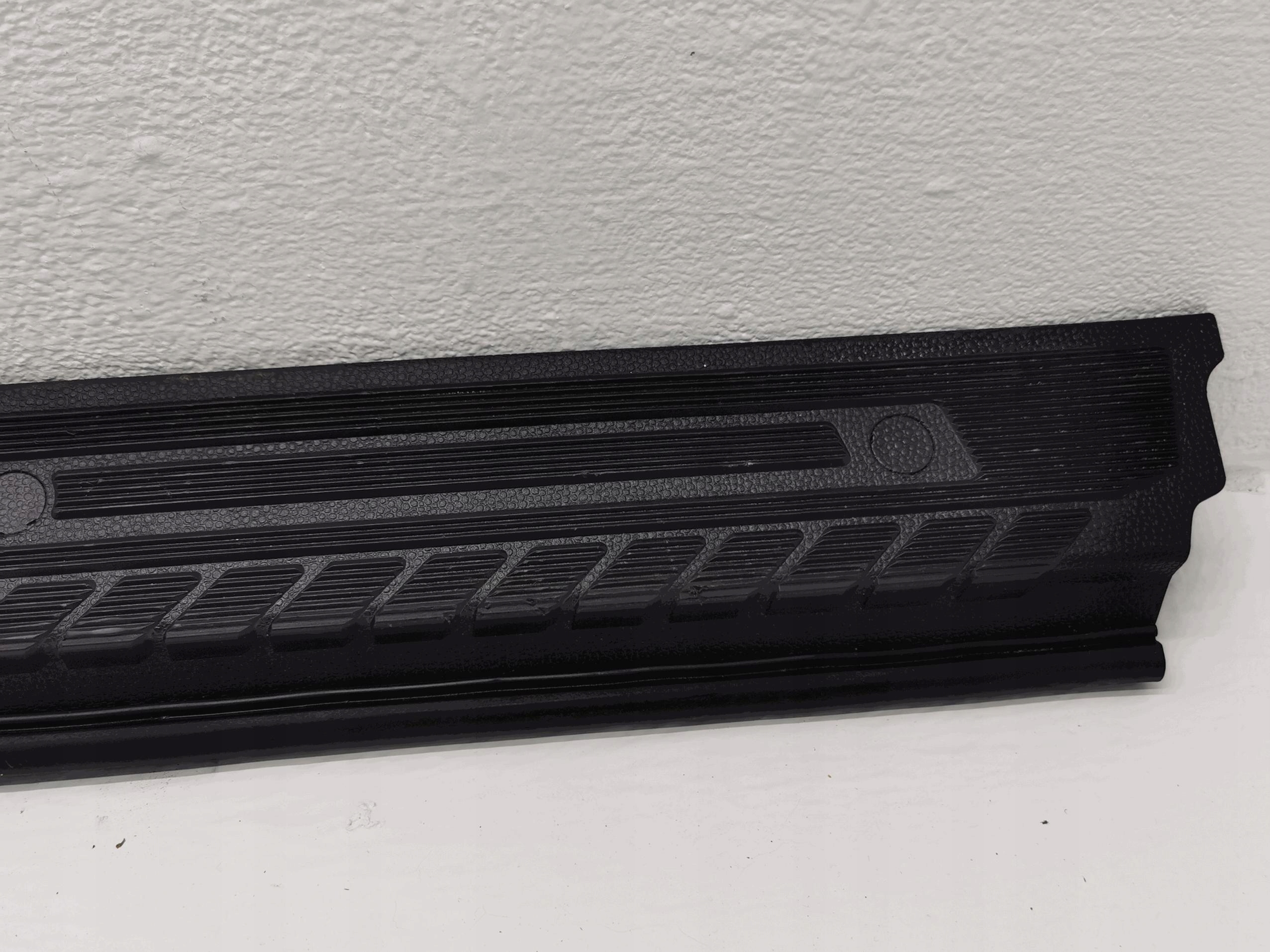 cap moulding left rear part FORD CUSTOM BK21-B13249