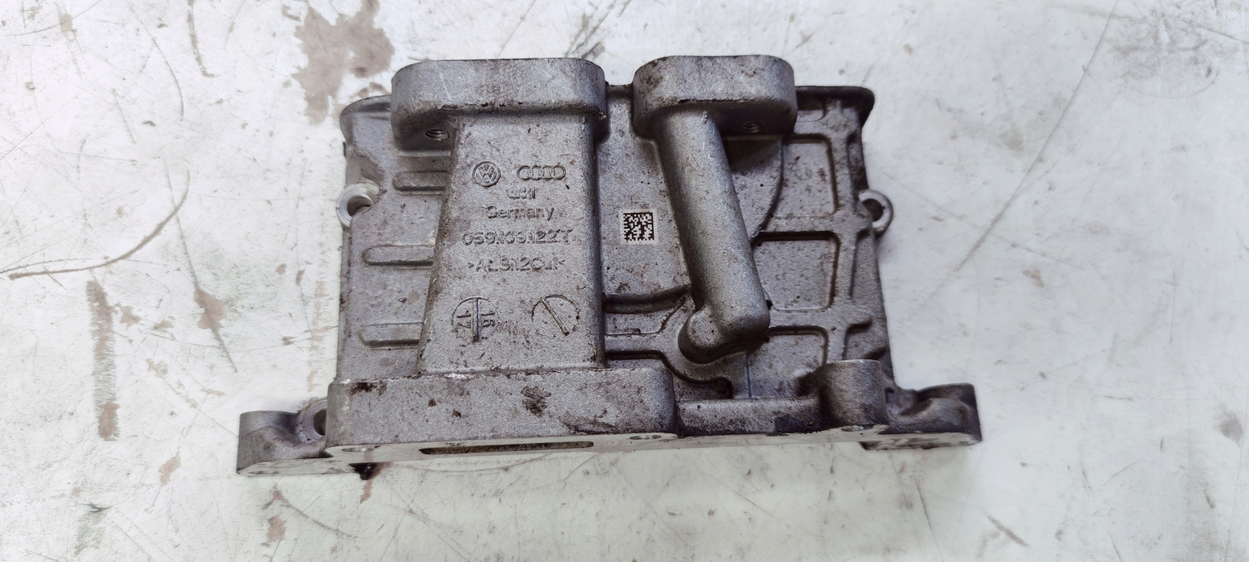gearbox cover AUDI A4 A5 A6 3.0 CRT 059109122T
