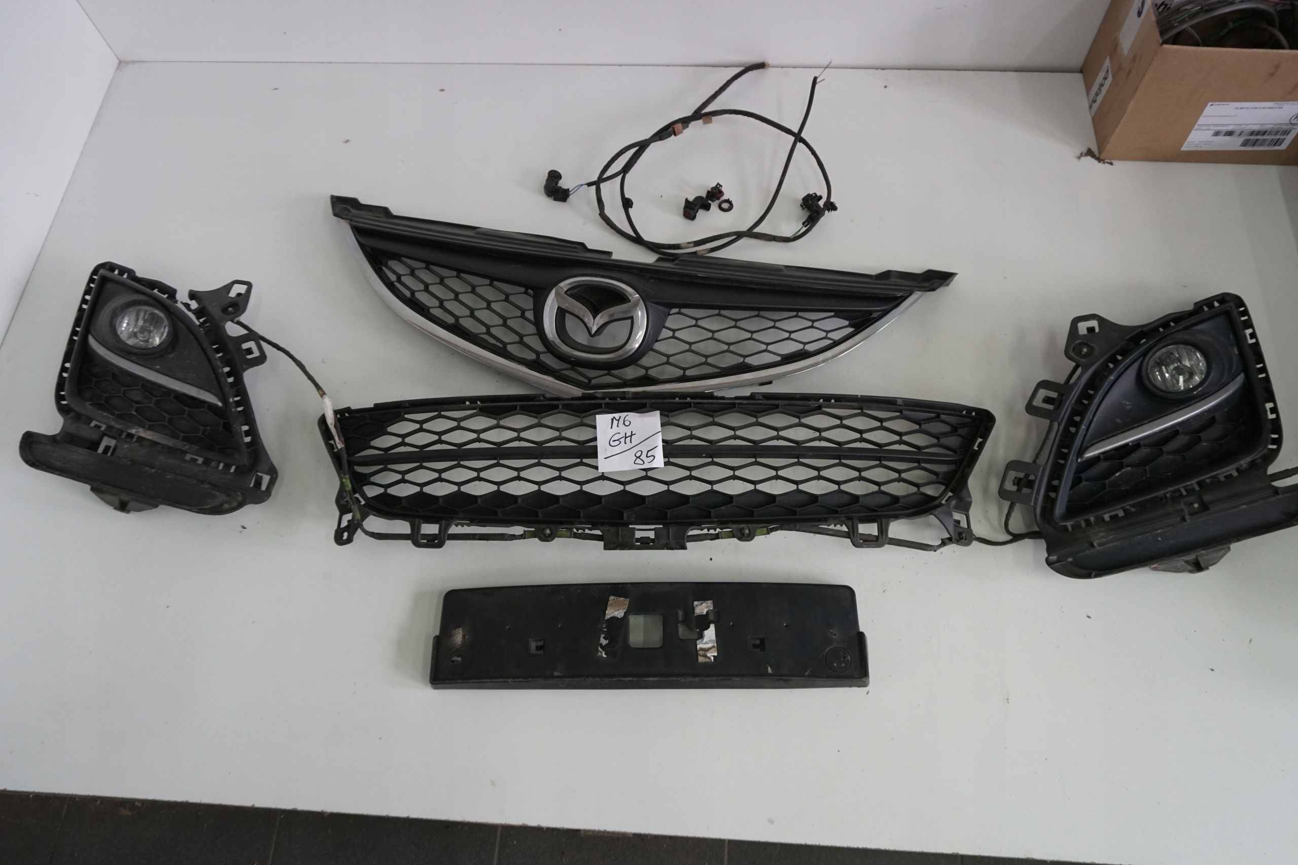 MAZDA 6 GH CZUJNIK PARKOWANIA HALOGEN ATRAPA