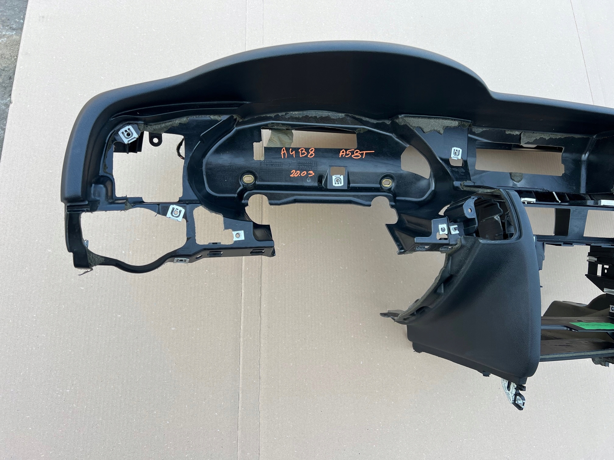 AUDI A4 B8 A5 8T dashboard instrument panel console cockpit black EUROPA original
