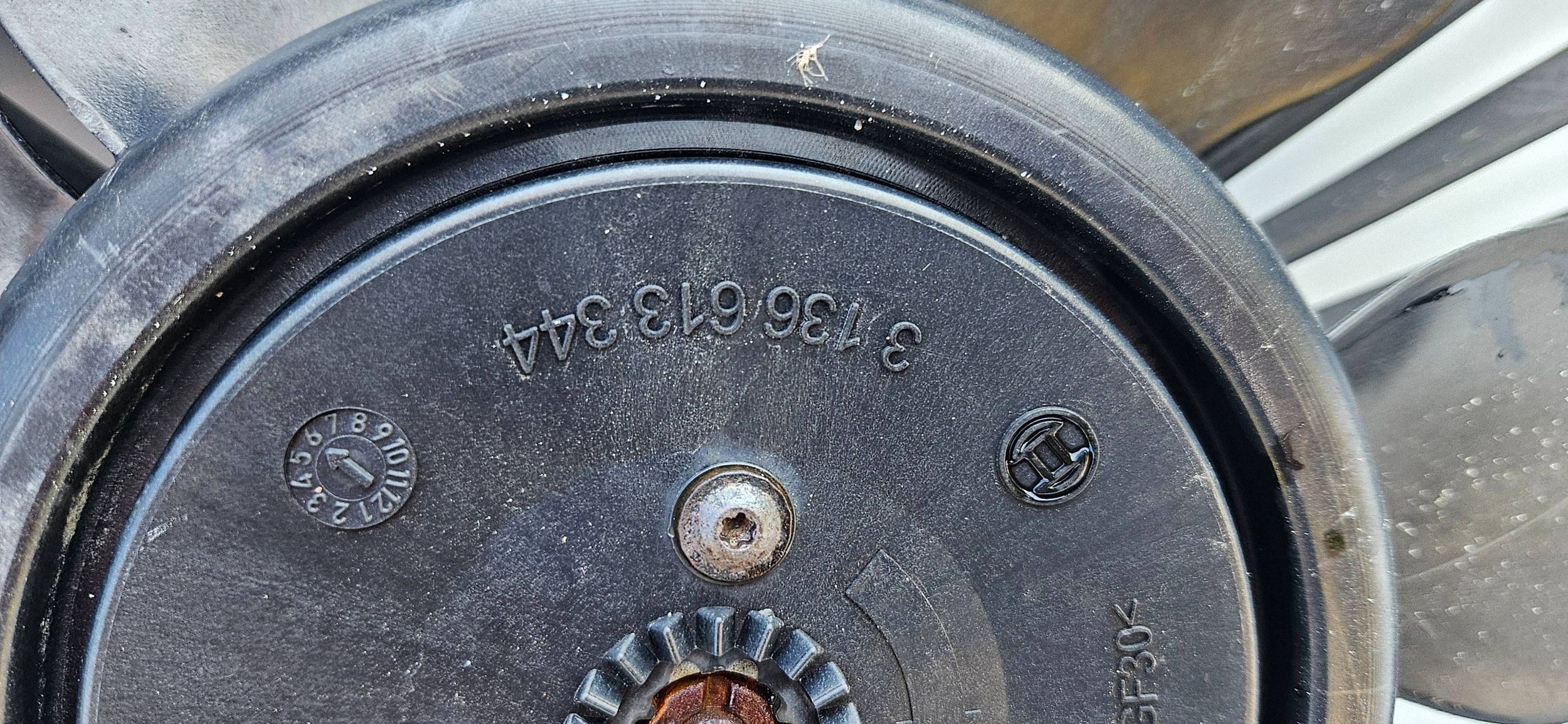 Mercedes-Benz C E 204 212 ventilátor chladiče 2045000755