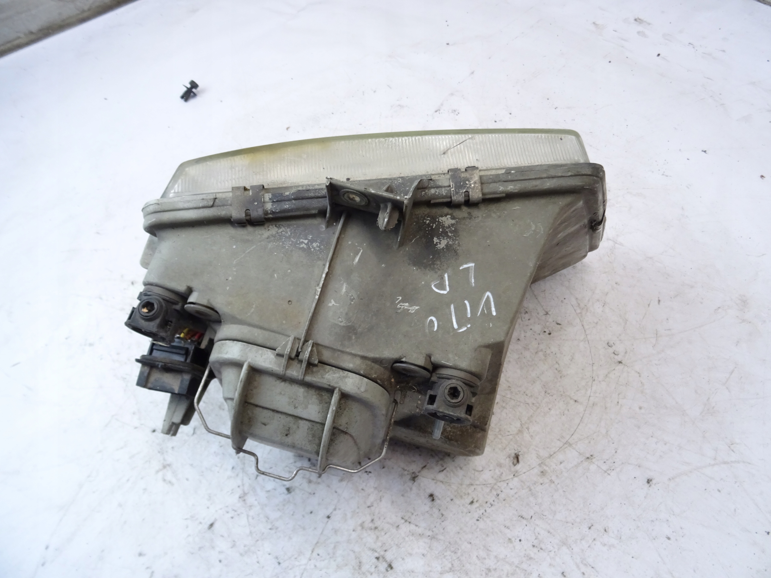 light left front left front MERCEDES VITO W638