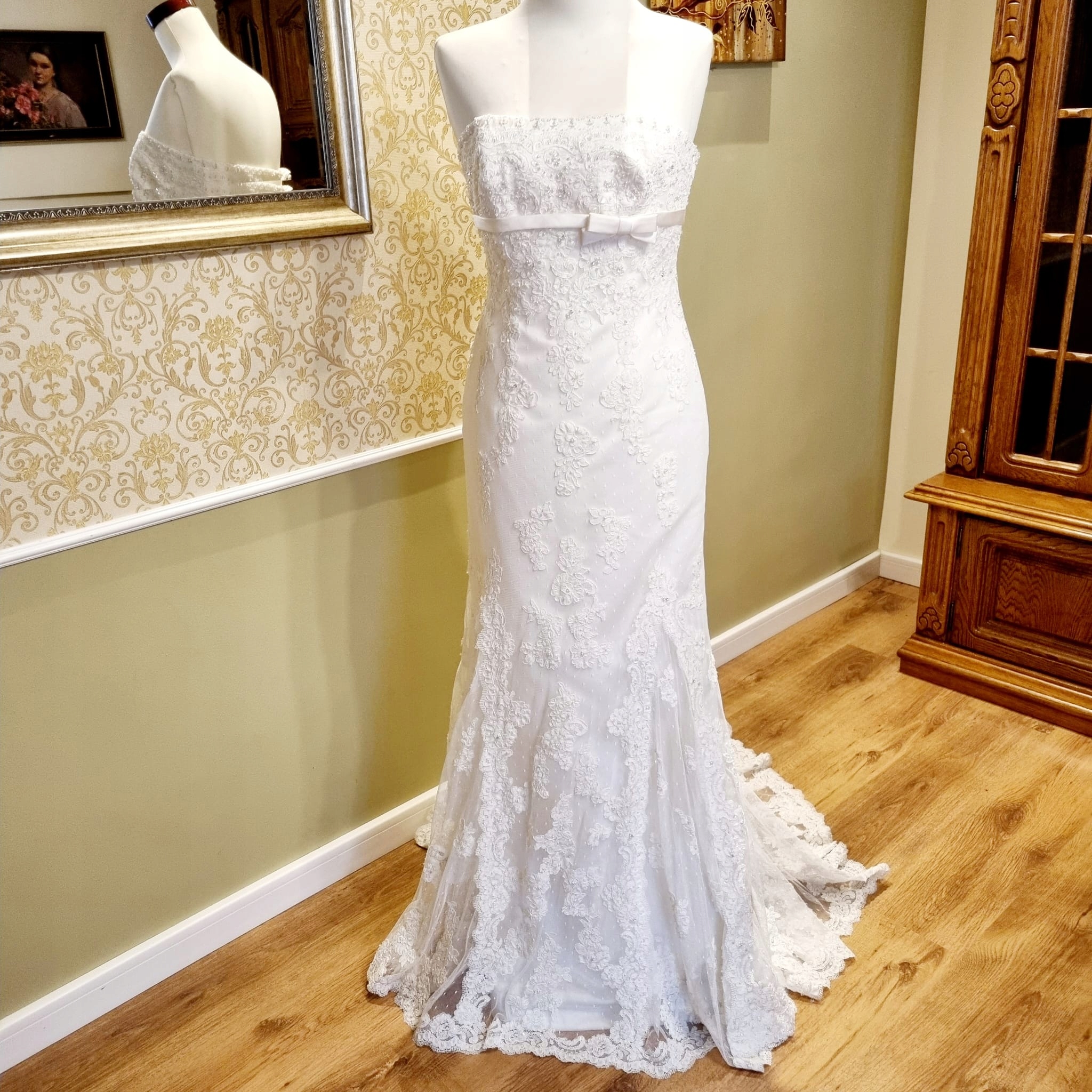 Španělské šaty s krajkou