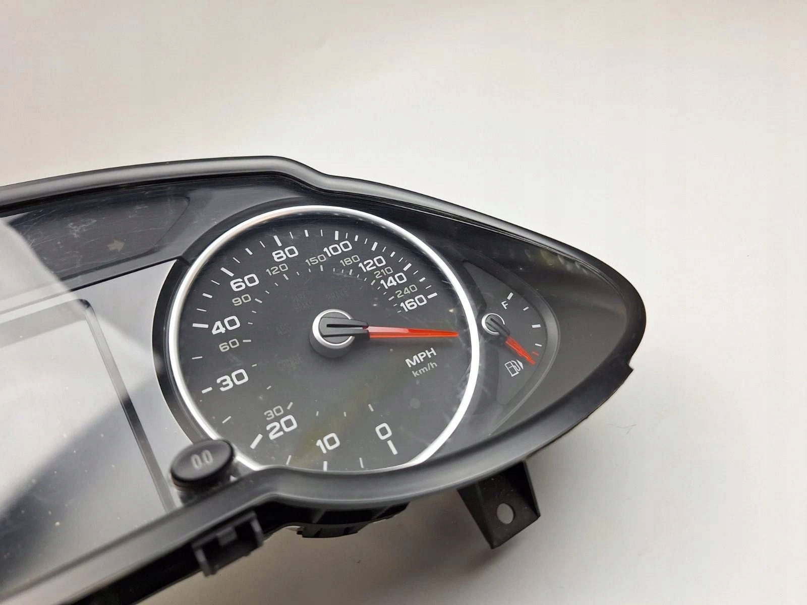 Audi Q5 SQ5 2013 спидометр /