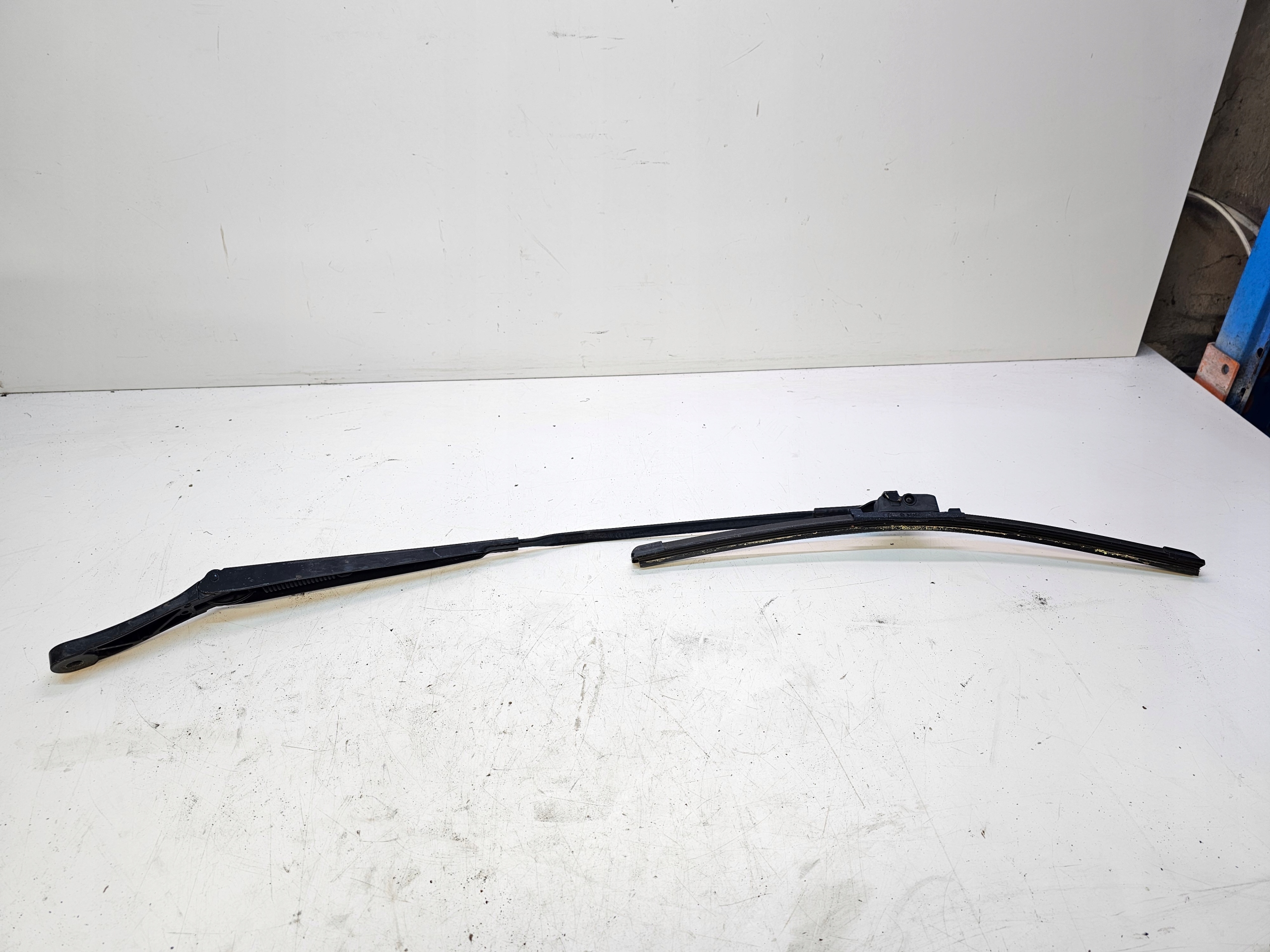 wiper arm right AUDI A3 8P 8P1955410D