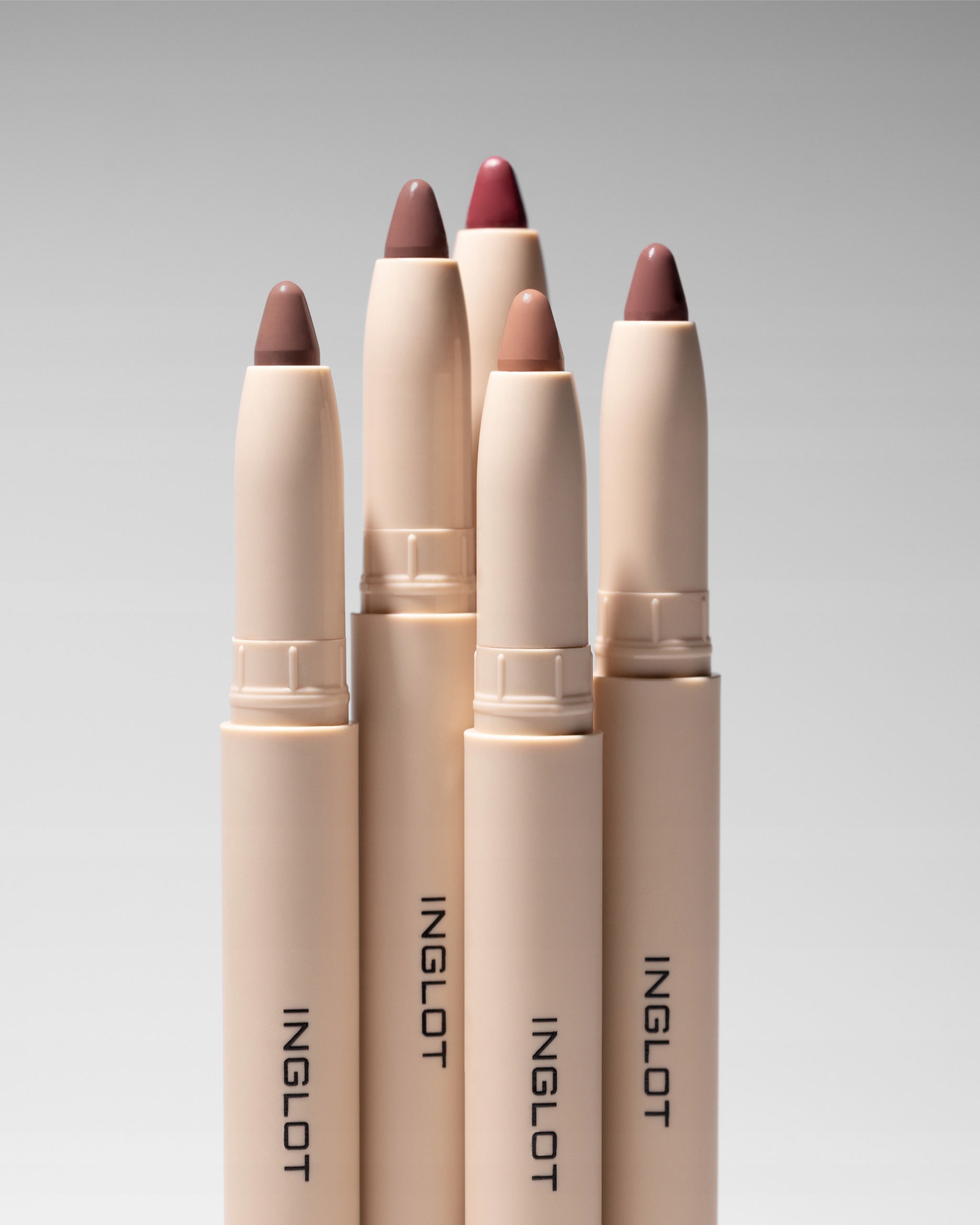 Ołówek do ust Velvet Define CREAMY CAPPUCCINO 68 INGLOT Kolor brązowy