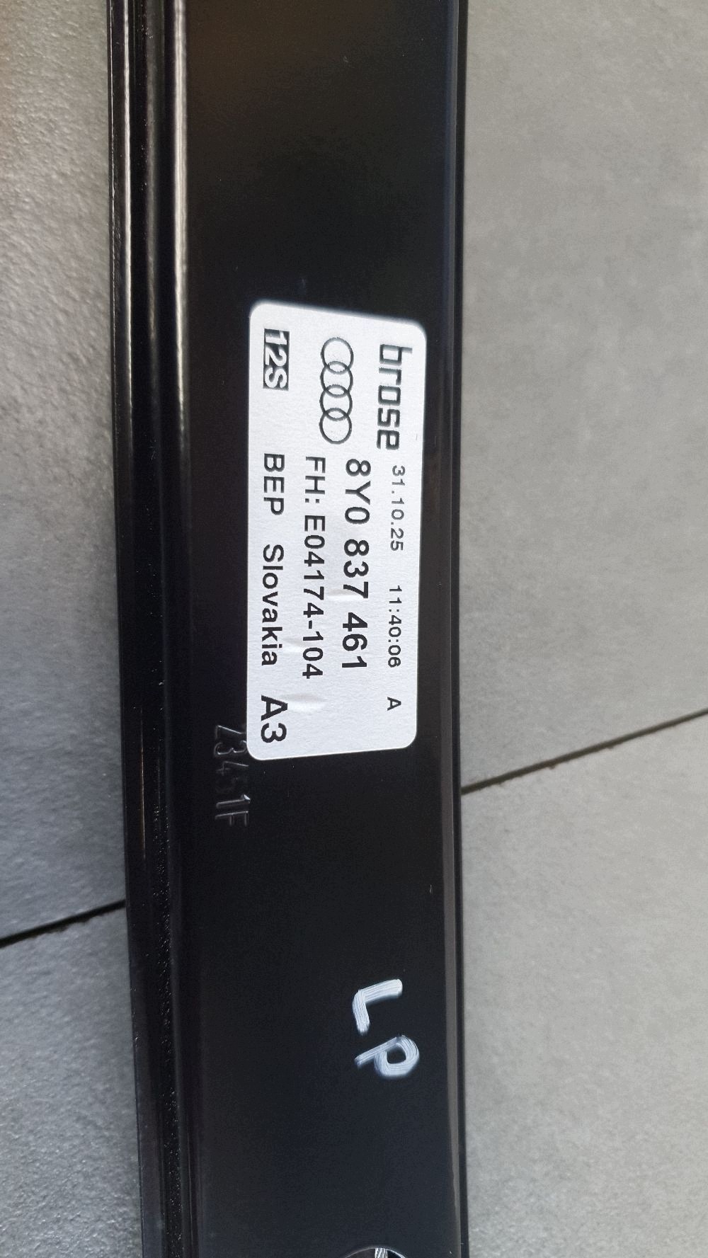 Audi A3 8Y window regulator door left front 8Y0837461