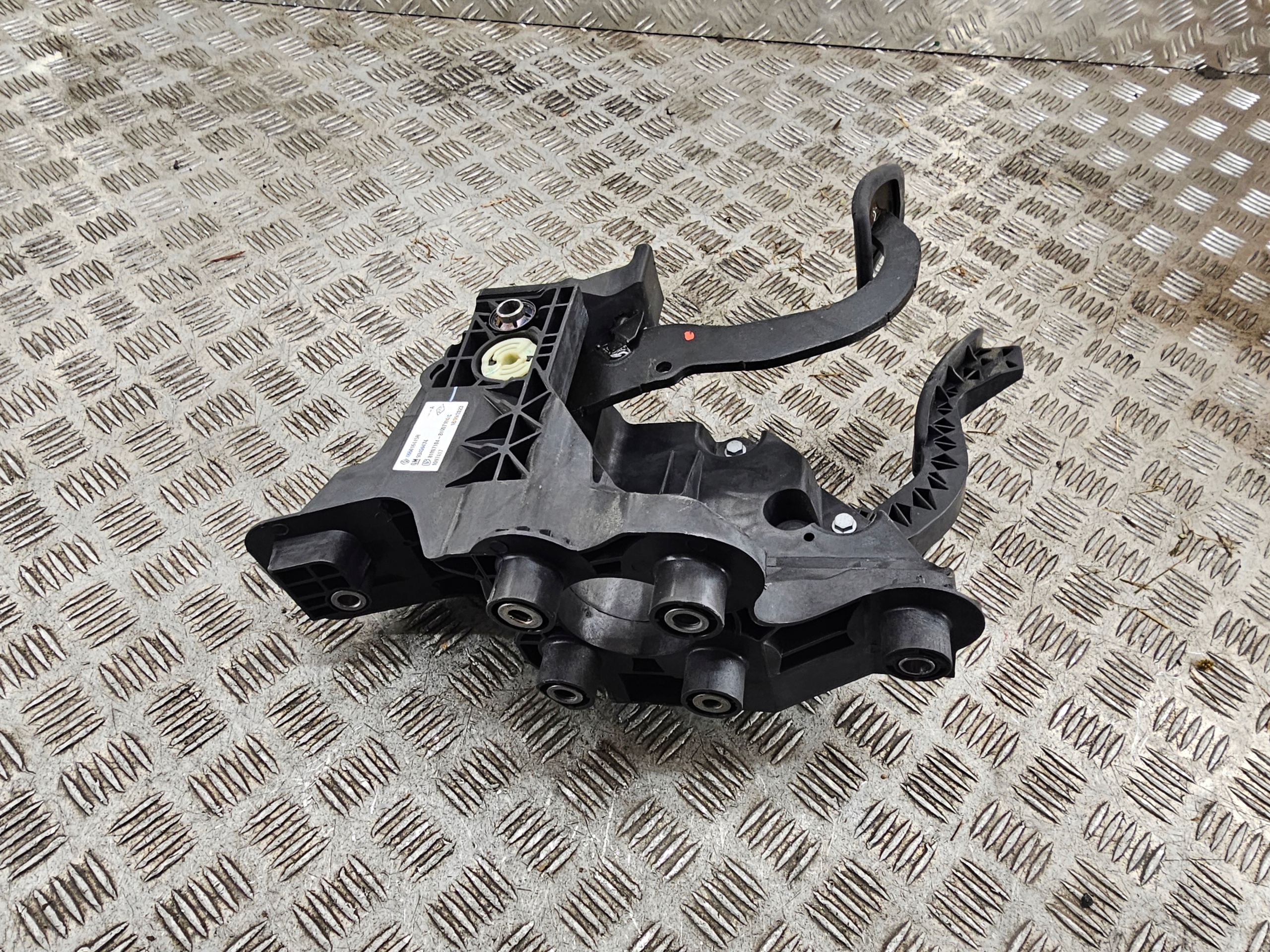 RENAULT TRAFIC III PEDAL Bremse 465016415R