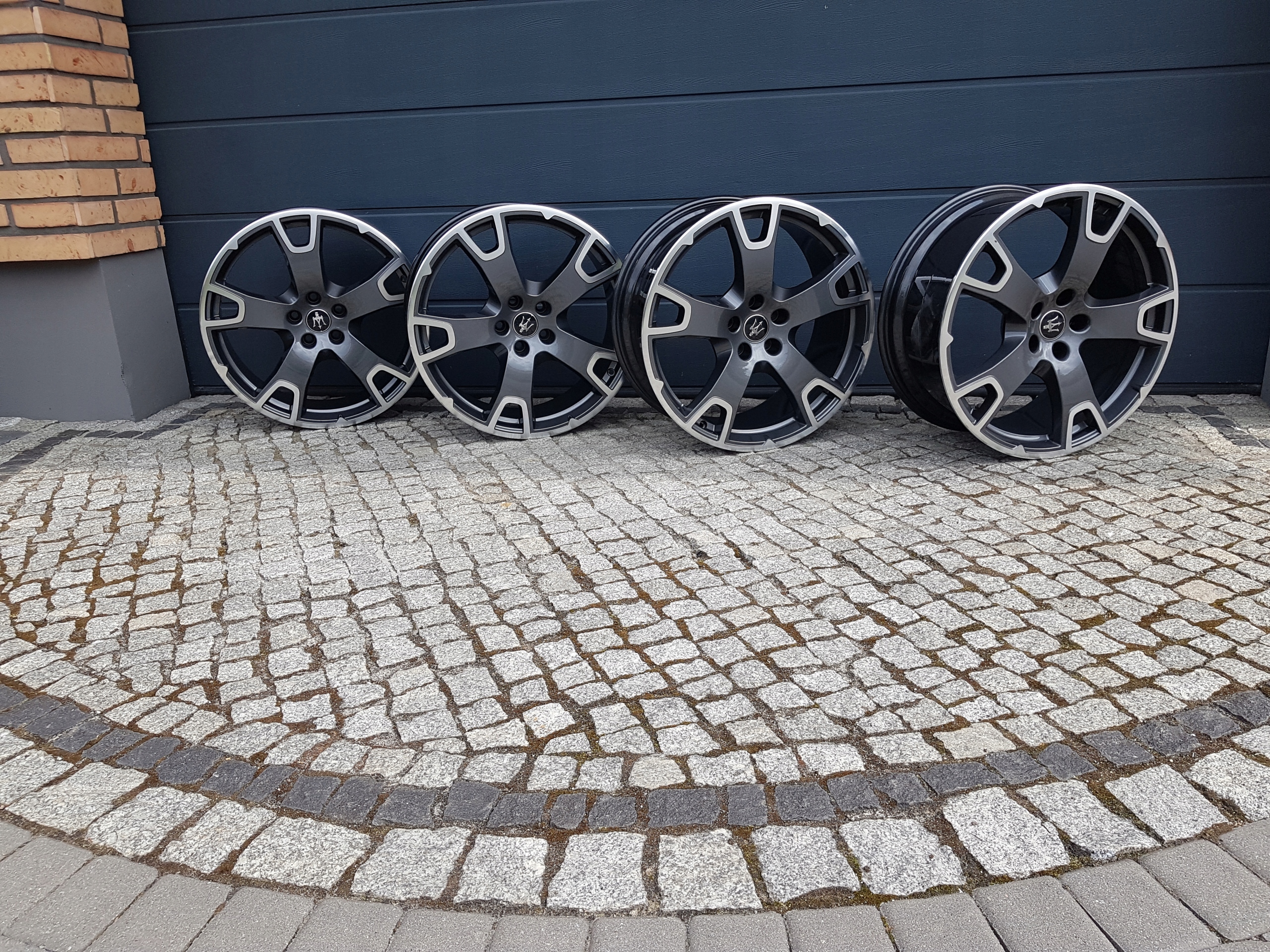 MASERATI LEVANTE КОМПЛЕКТ ДИСКІВ АЛЮМІНІЄВИХ R20