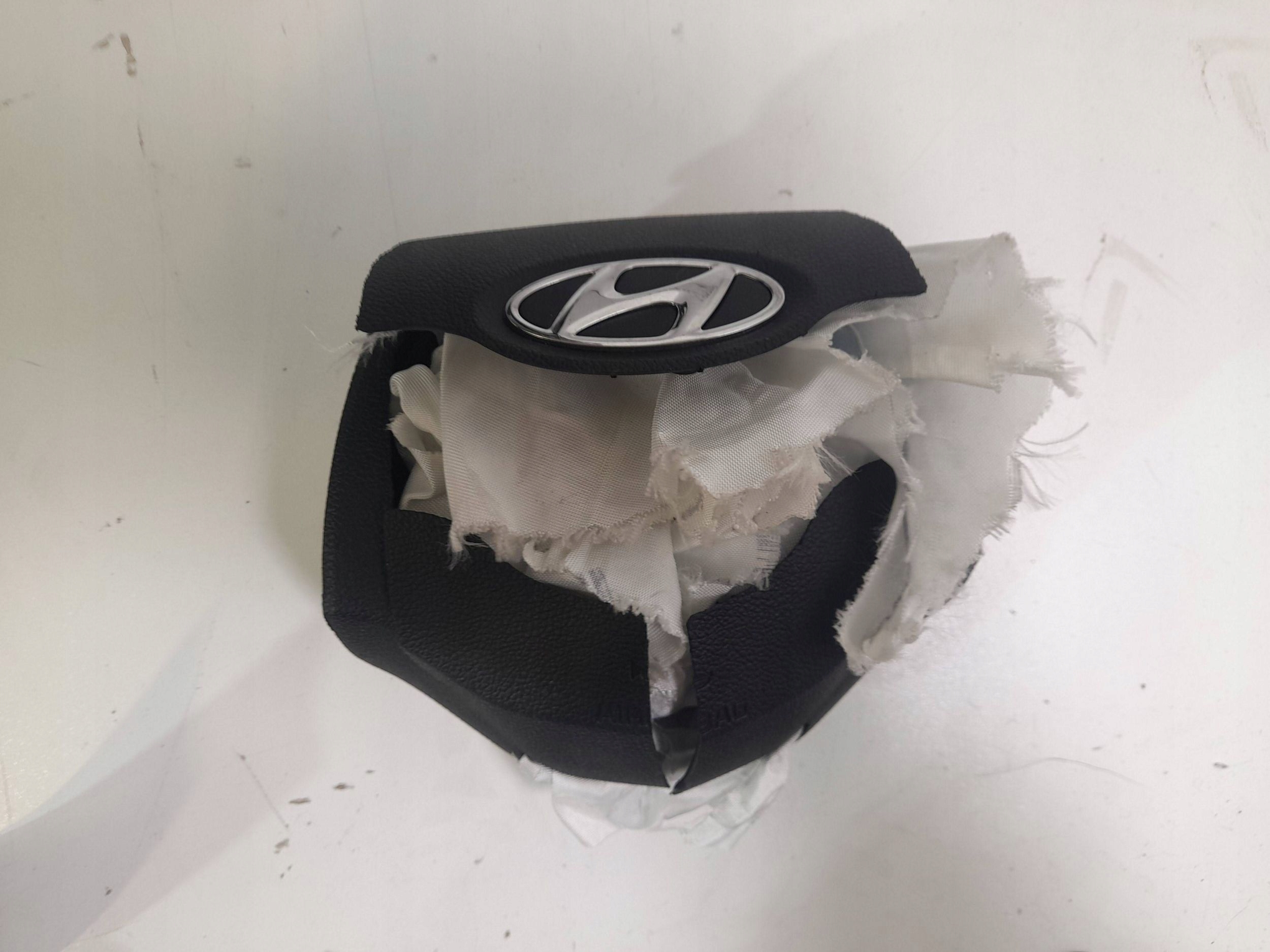Hyundai i10 III dashboard instrument panel console airbag (HI72)