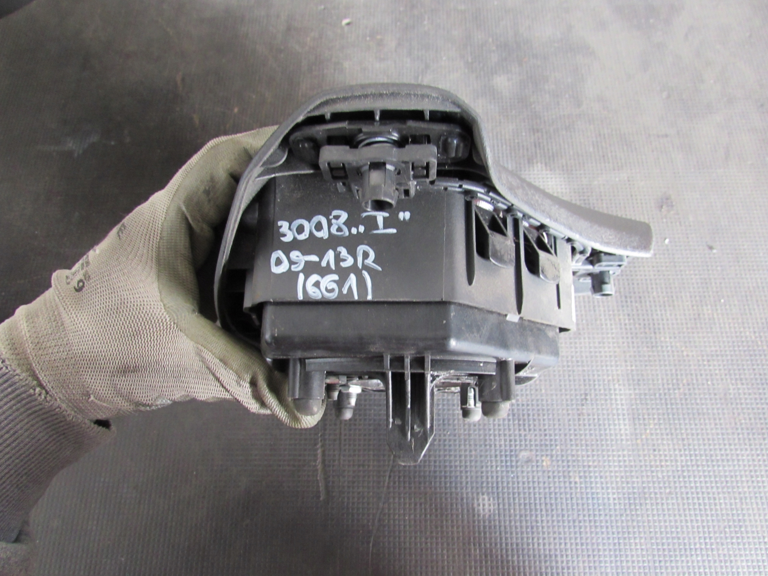 торпеда Подушки peugeot 3008 и 09-13r