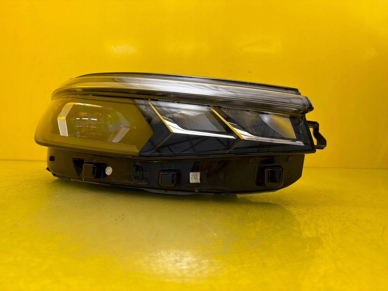 light right VW Passat B9 2023- Full Led 3J1941006