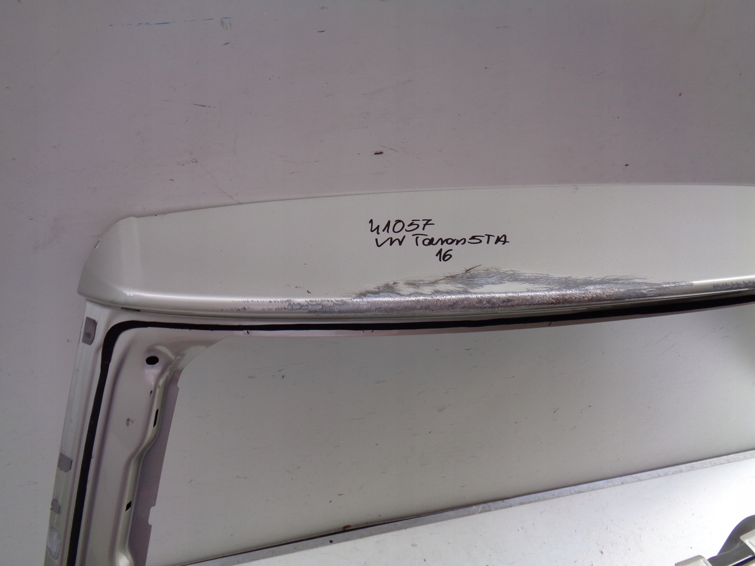 boot doors VW TOURAN 5TA 16- NR 41057