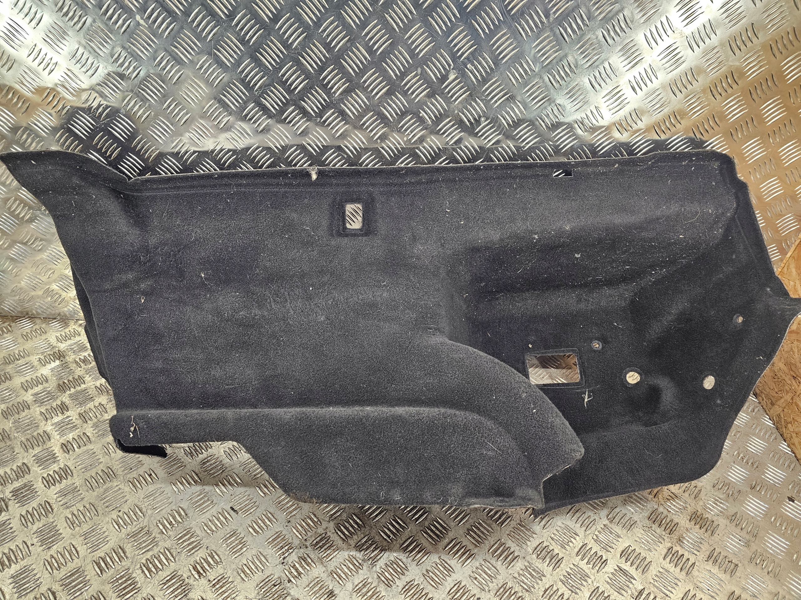 boot upholstery right and left 7276364 7276363 BMW F06
