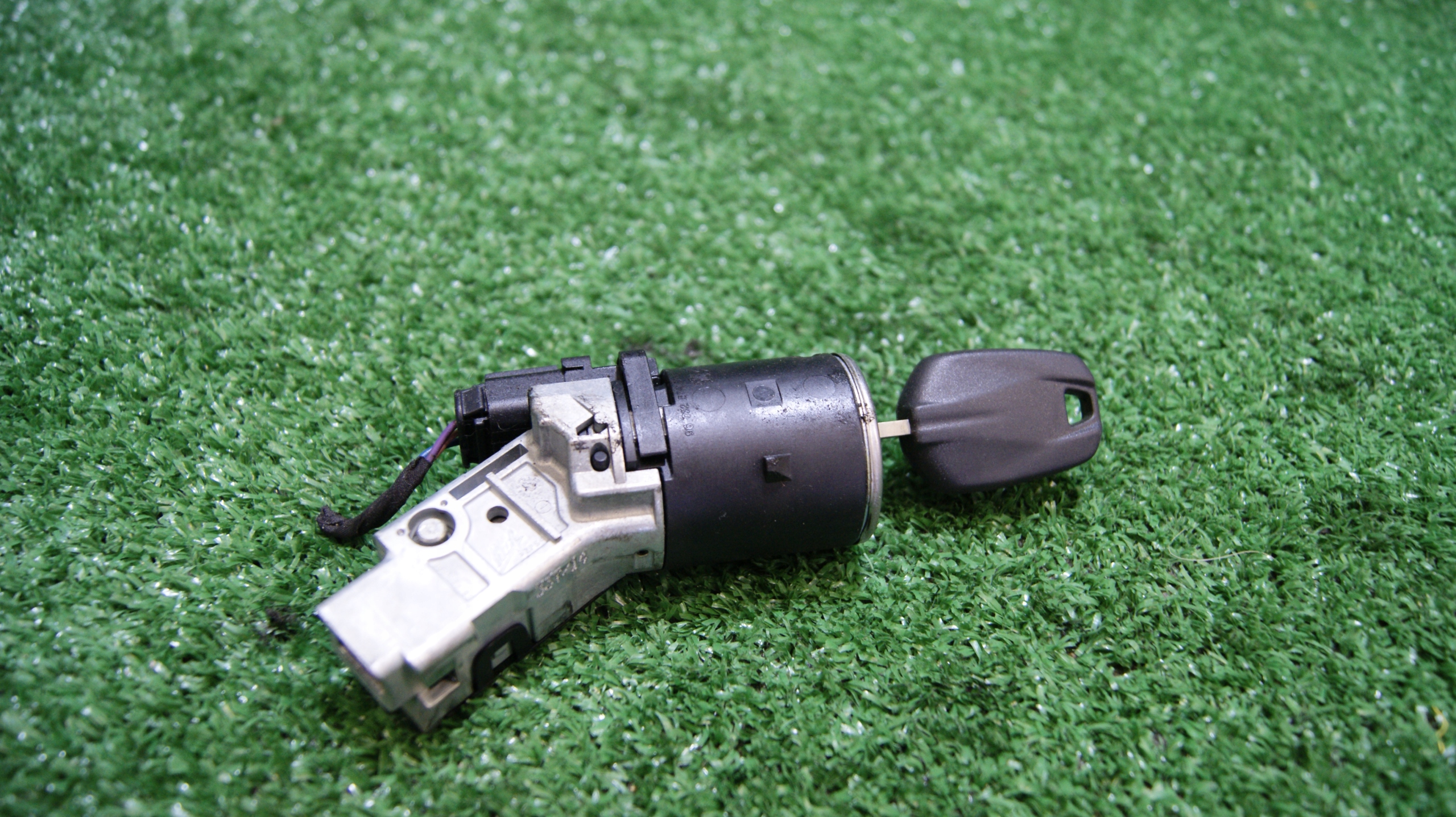 ignition Z KLUCZYKIEM PEUGEOT 208 9673257480