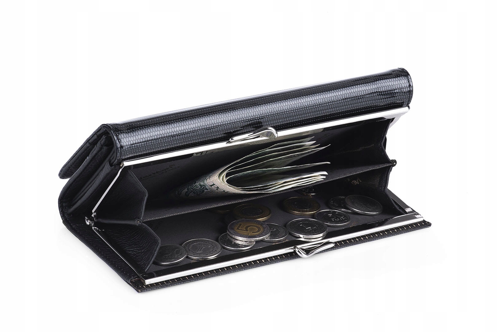 Portfel damski Skórzany VerMari Na Magnes Czarny Zapięcie magnes