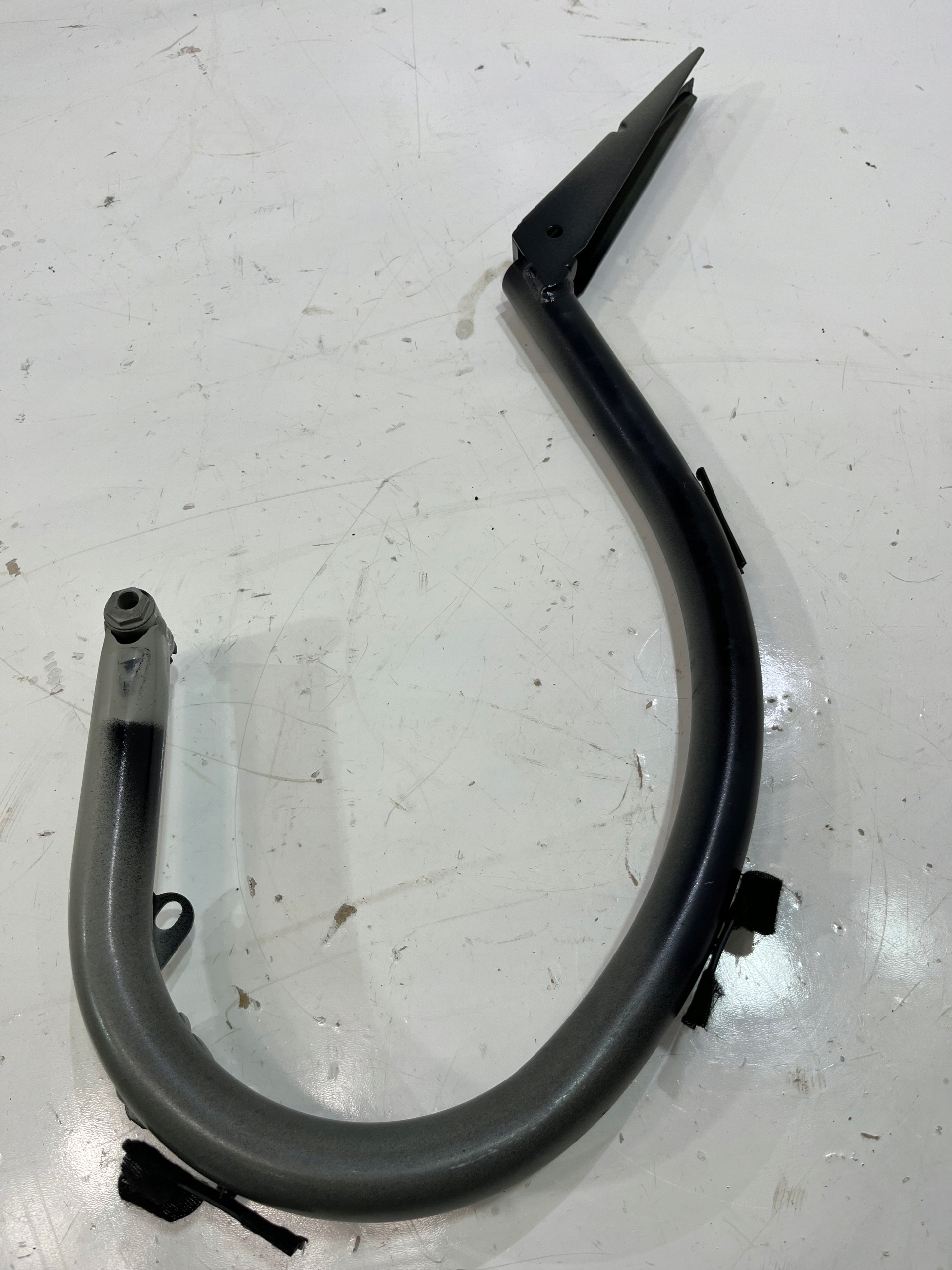 A2077500228 W212 - Петля кришки багажника права MERCEDES W207