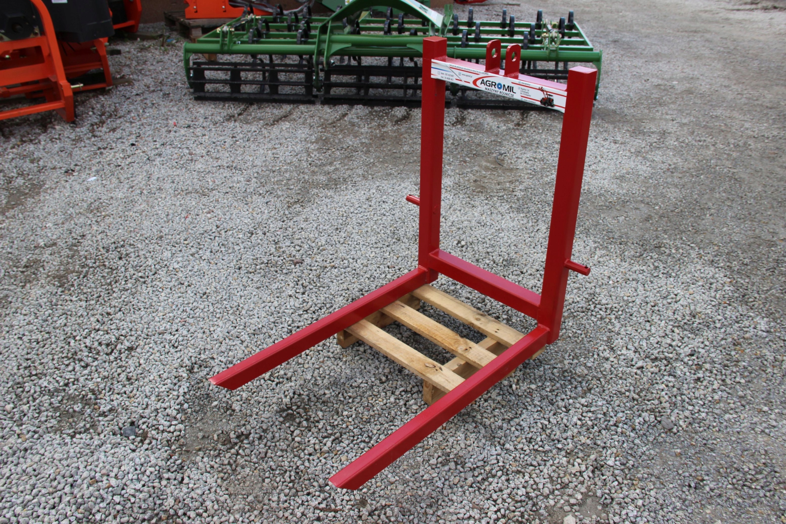 00 - Вилки для поддонов на правой рамке поддон рама