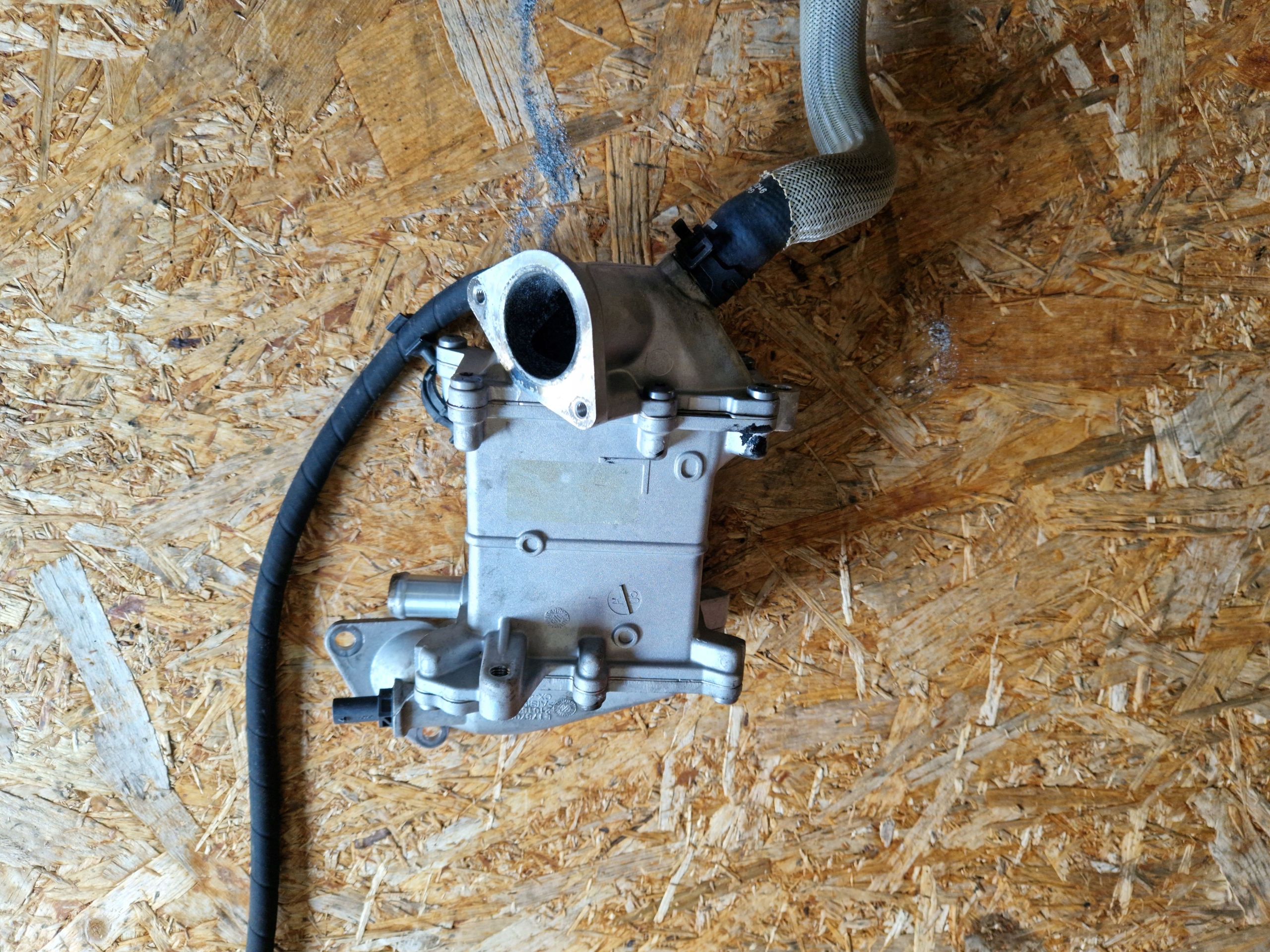 Abgaskuehler AGR EGR JAGUAR RANGE ROVER 2.0D G4D3-9F464-BA