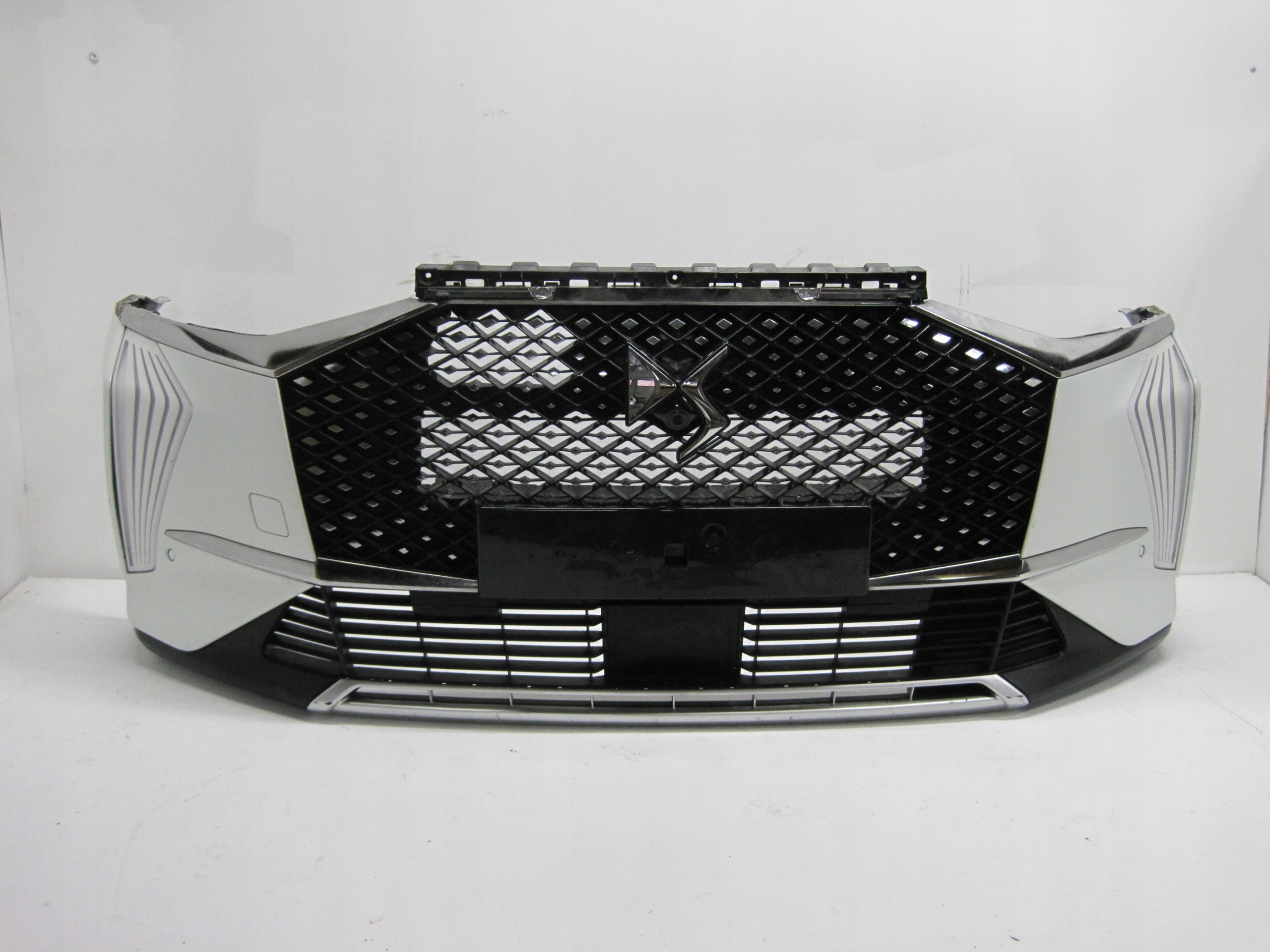 front bumper CITROEN DS7 6 PDC LIFT KAMERA 23R front