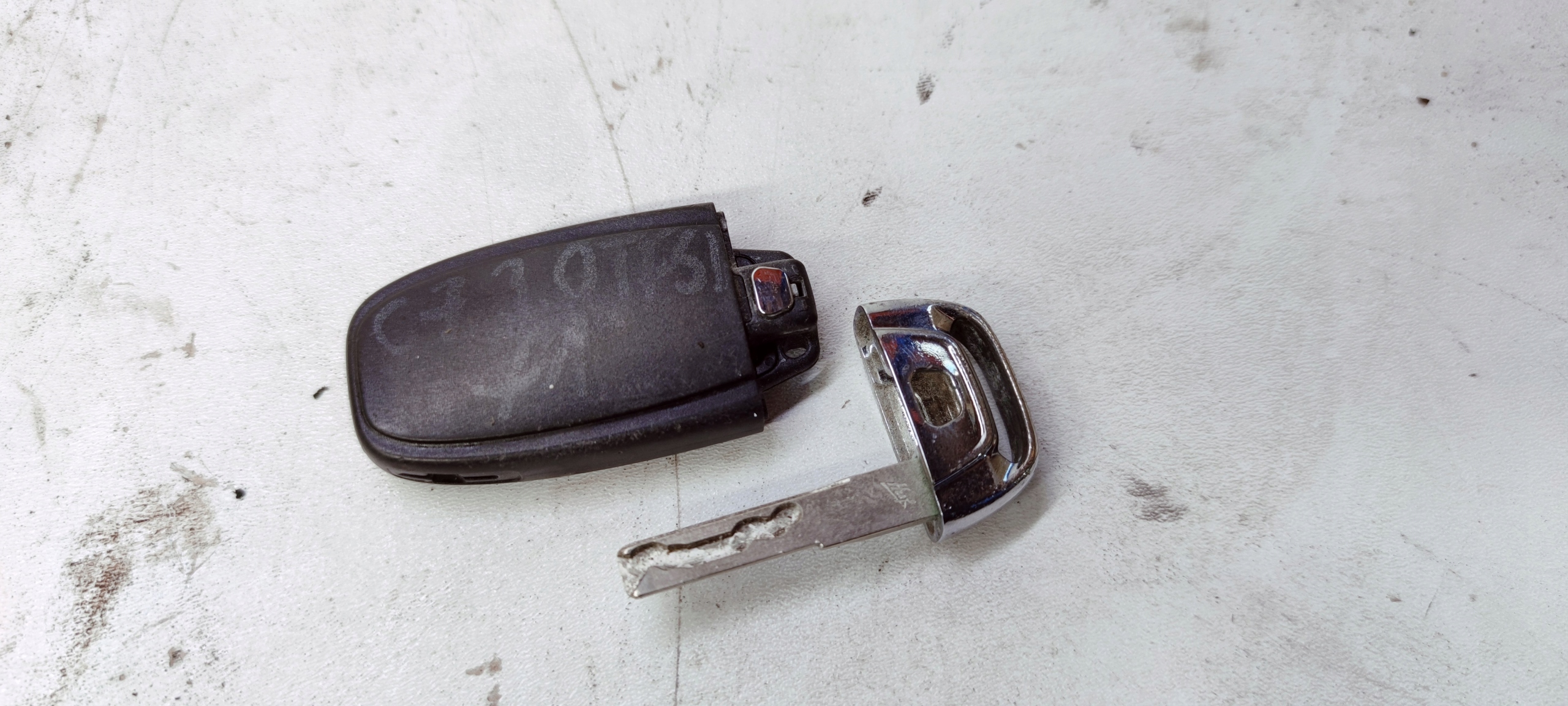 Clé PILOT AUDI A4 S4 B8 A5 S5 A6 A7 4G0959754K